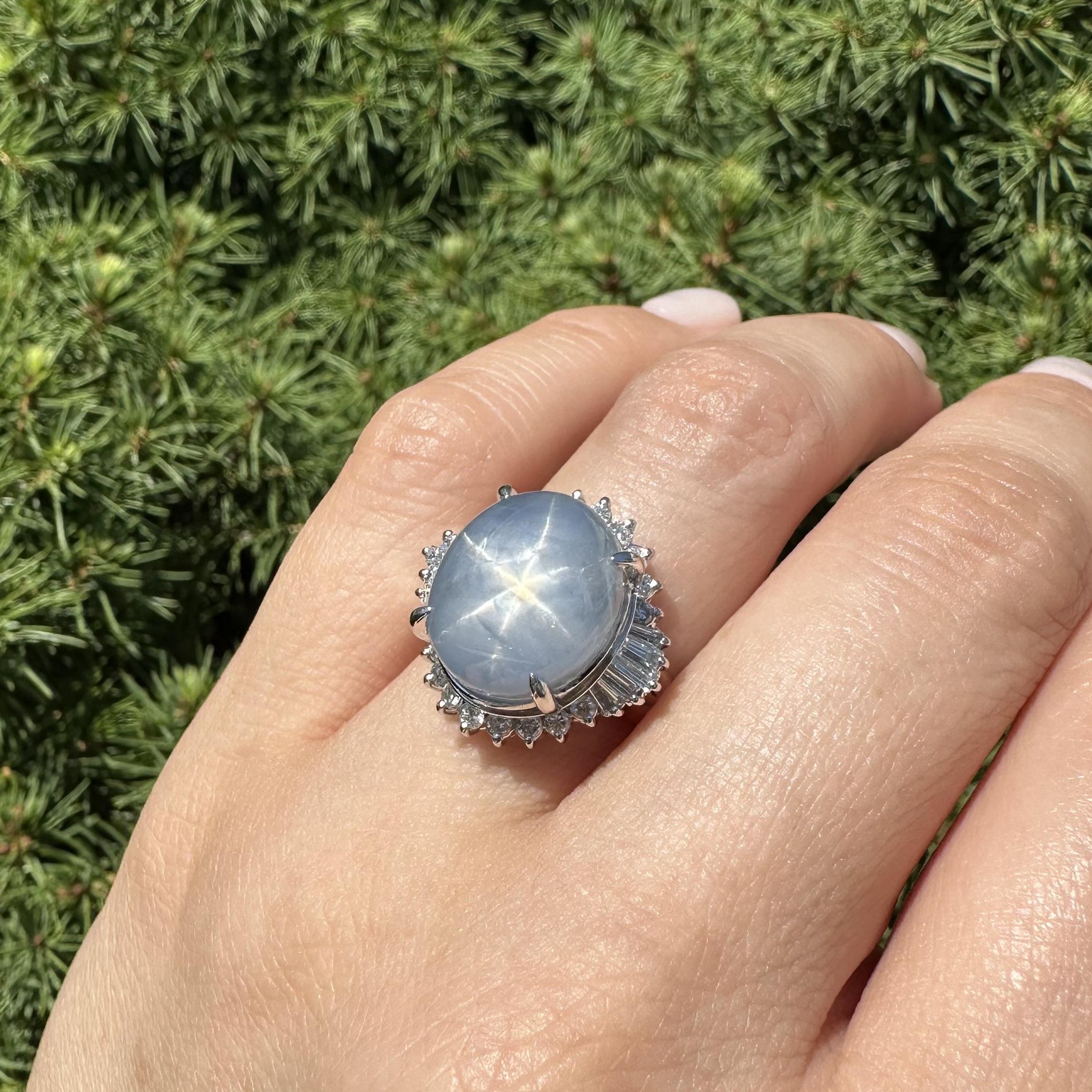 Anillo con halo de diamantes y zafiro estrella azul cabujón vintage de platino GIA 17,45 ctw en venta 12