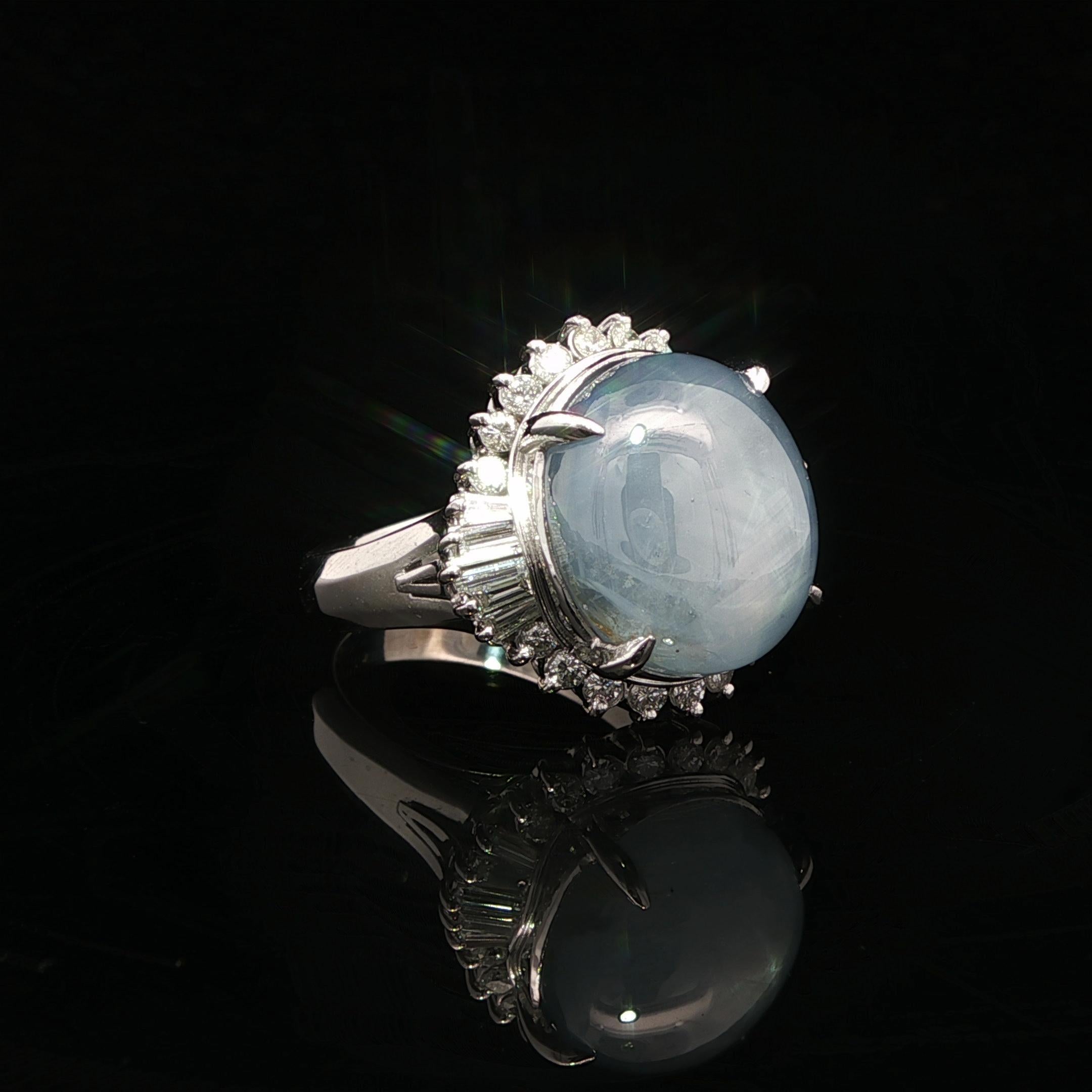 De las mujeres Anillo con halo de diamantes y zafiro estrella azul cabujón vintage de platino GIA 17,45 ctw en venta
