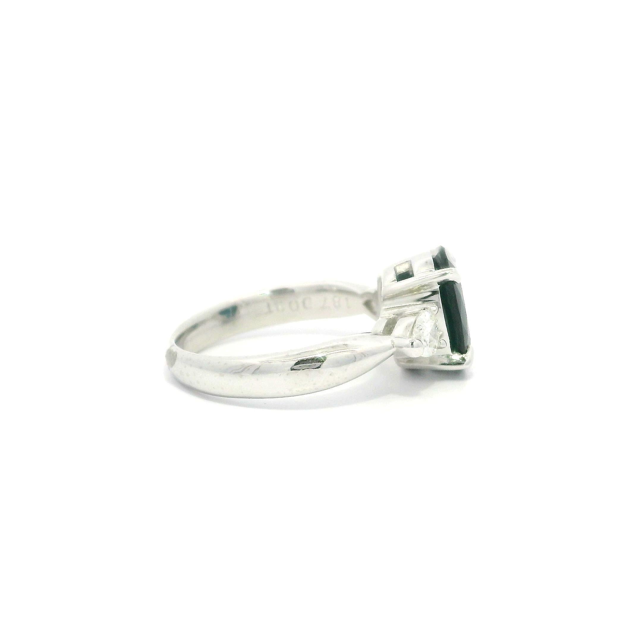 Anello classico in platino d'epoca GIA da 2,18 carati senza calore con zaffiro e diamanti a pera In condizioni buone in vendita a Montclair, NJ