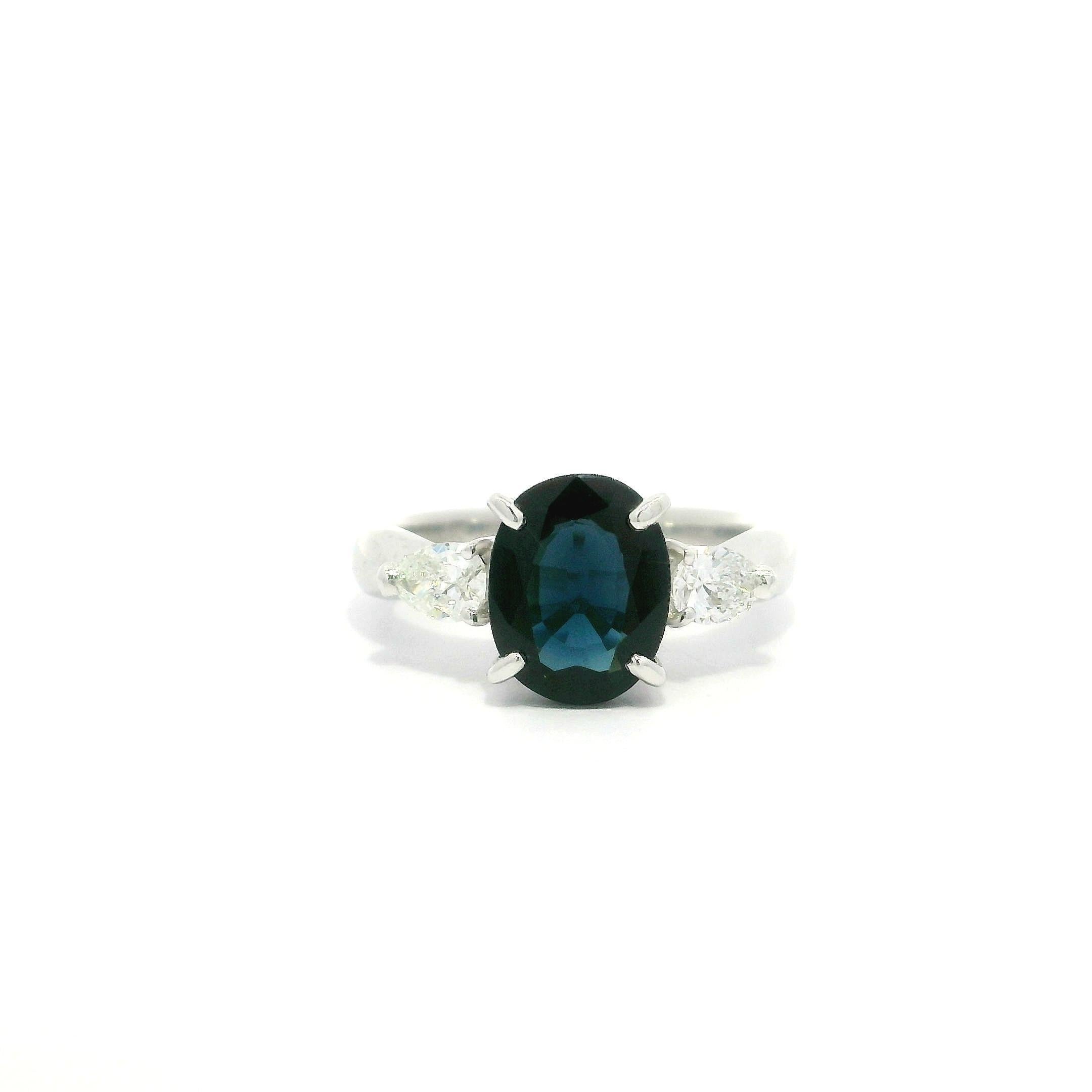 Anello classico in platino d'epoca GIA da 2,18 carati senza calore con zaffiro e diamanti a pera in vendita 3