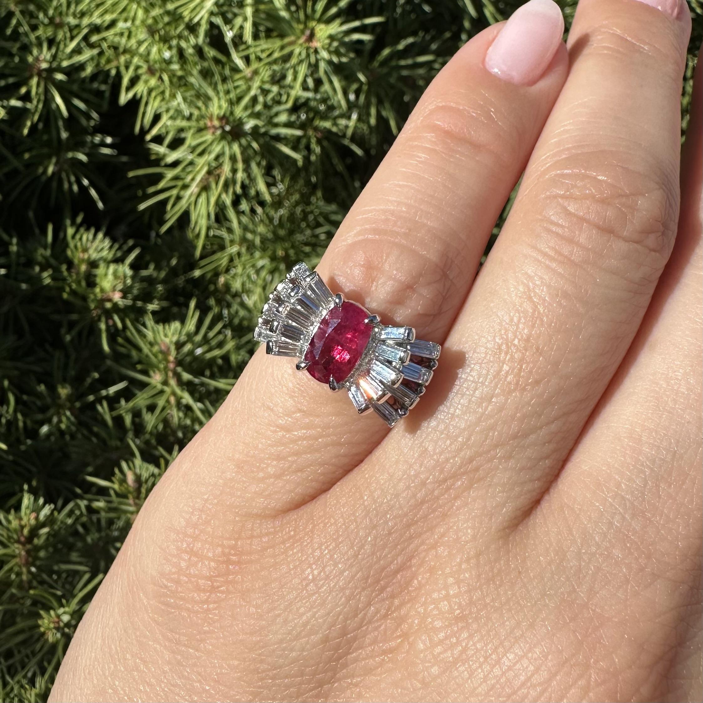 Vintage Platin GIA 2,49ct Cushion Rubin Flared Baguette Diamond Ribbon Bow Ring im Angebot 13