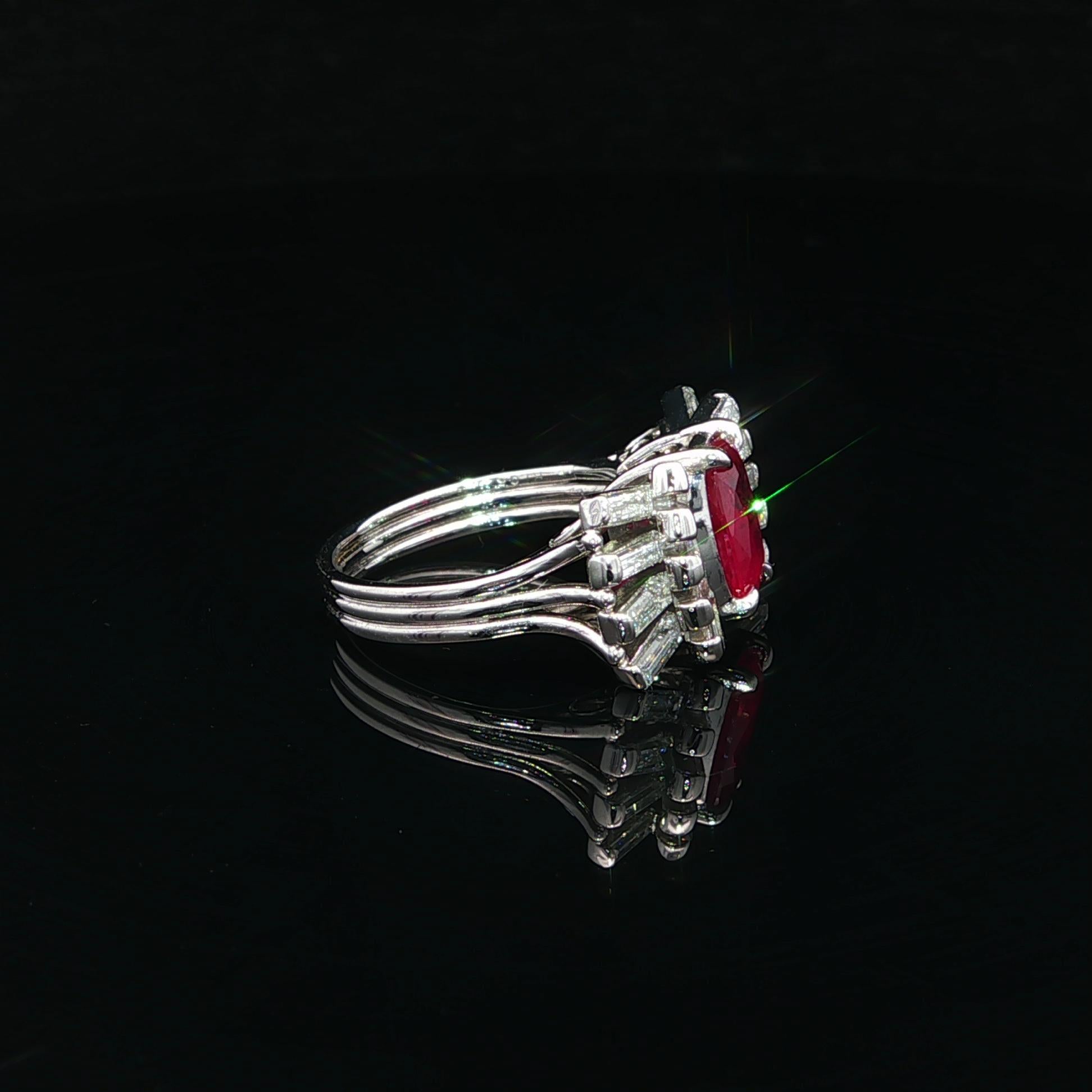 Vintage Platin GIA 2,49ct Cushion Rubin Flared Baguette Diamond Ribbon Bow Ring im Angebot 2