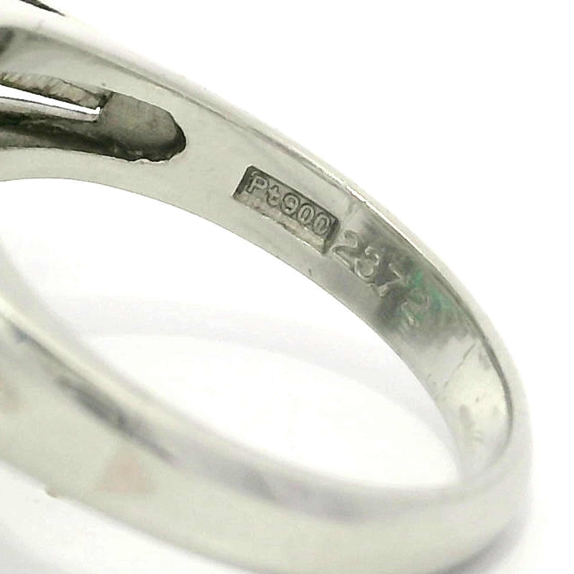 --Stein(e):--
(1) Natürlicher echter Smaragd - Rechteckiger Smaragd-Schliff - Zackenfassung - Schöne grüne Farbe - Kolumbianisch -23,72ct (genau)
** Vollständige Informationen siehe unten unter 