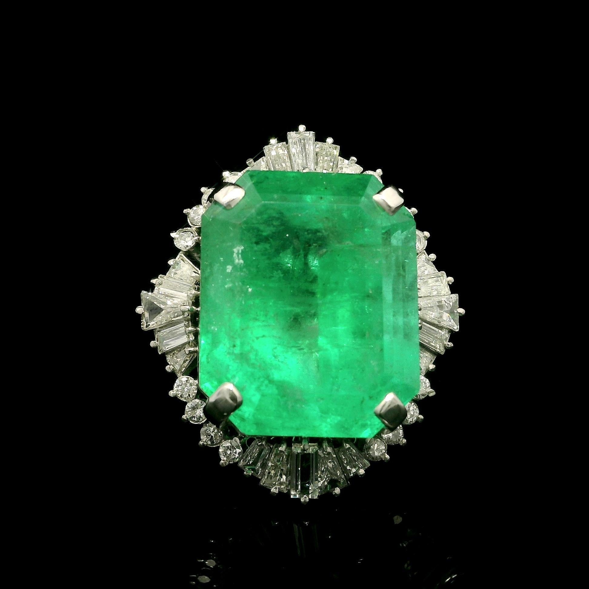 Vintage Platin GIA 25,15ctw großen kolumbianischen Smaragd w / Diamant Statement Ring im Angebot 2