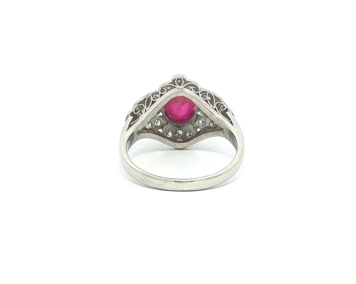 Vintage Platin GIA 2,72ctw Cabochon Star Rubin w / Marquise & Runde Diamant-Ring im Angebot 3