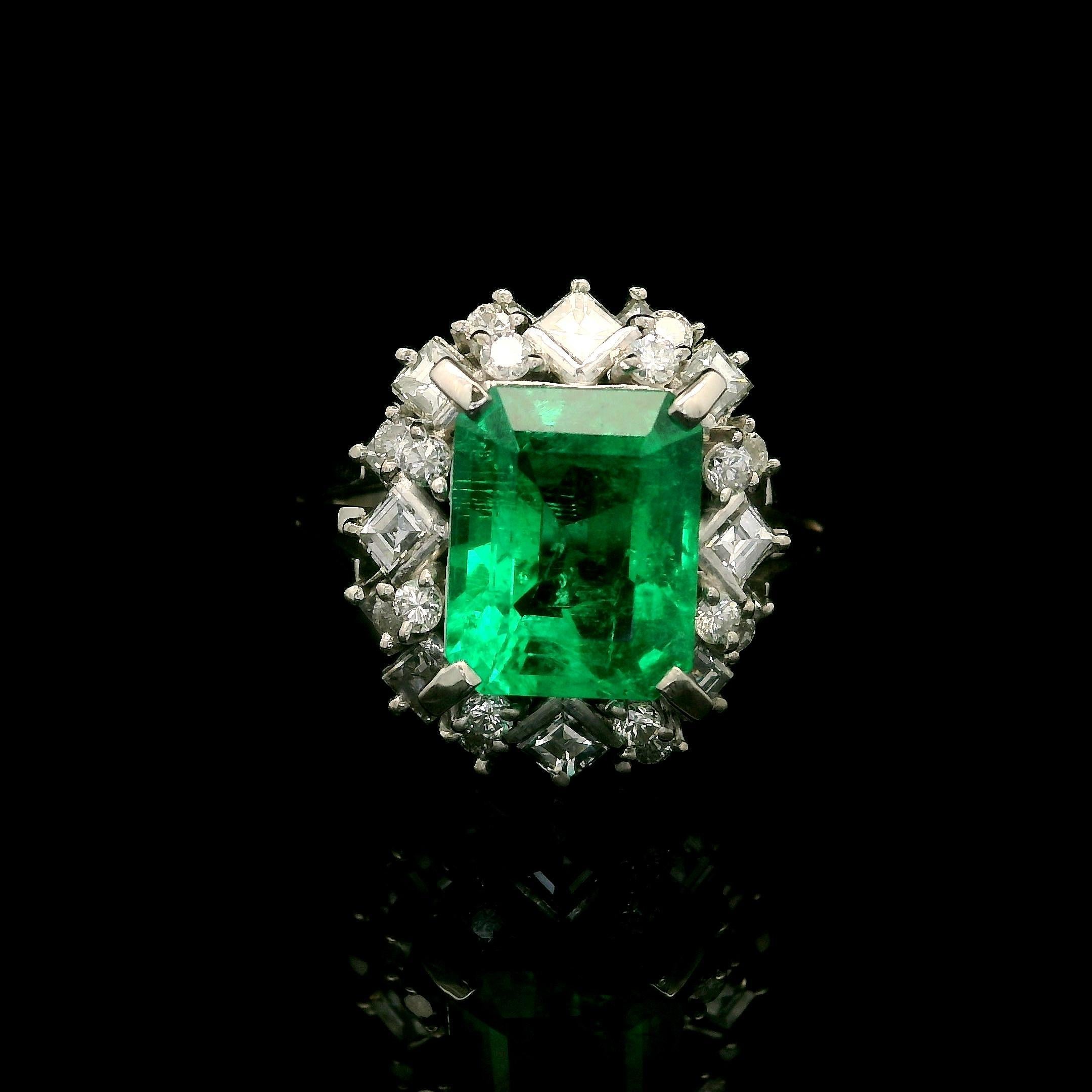 Bague vintage en platine avec émeraude de Colombie de grande qualité, certifiée GIA 2,81 ctw en vente 7