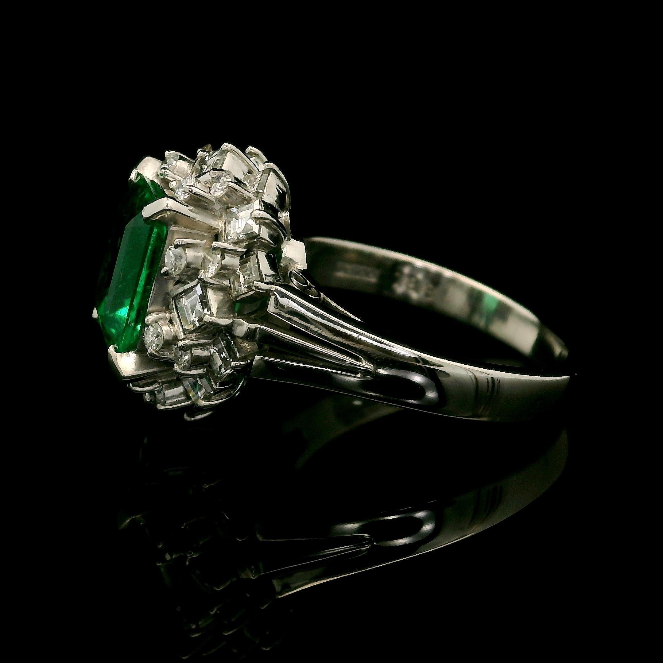 Taille brillant Bague vintage en platine avec émeraude de Colombie de grande qualité, certifiée GIA 2,81 ctw en vente