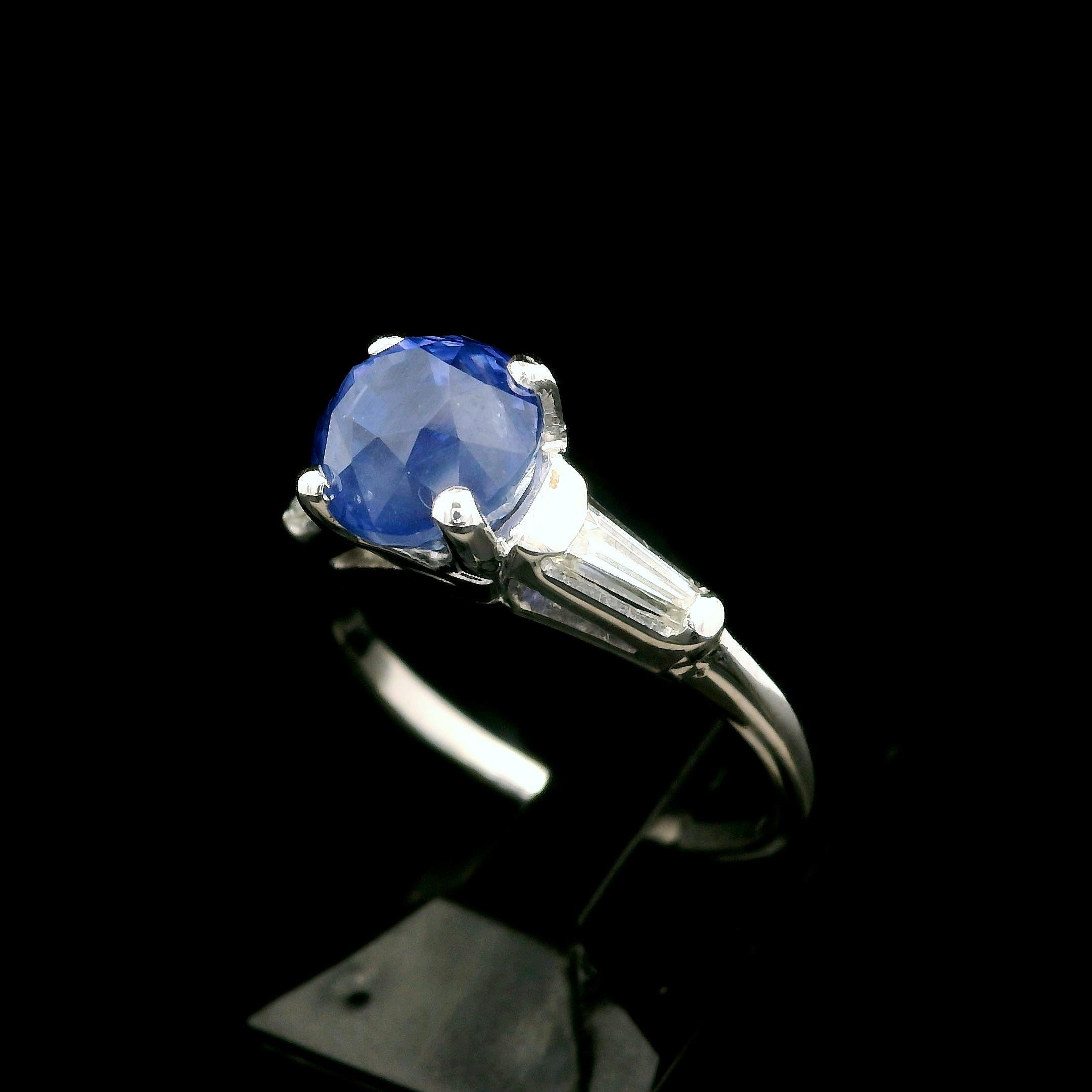 Vintage Platinum Gia 2.82ctw Chunky No Heat Sapphire & Baguette Diamond Ring For Sale 2