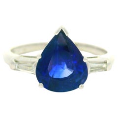 Vintage Platin GIA 2,82ctw Pear Cut Sapphire w / Baguette Diamant Seiten Ring