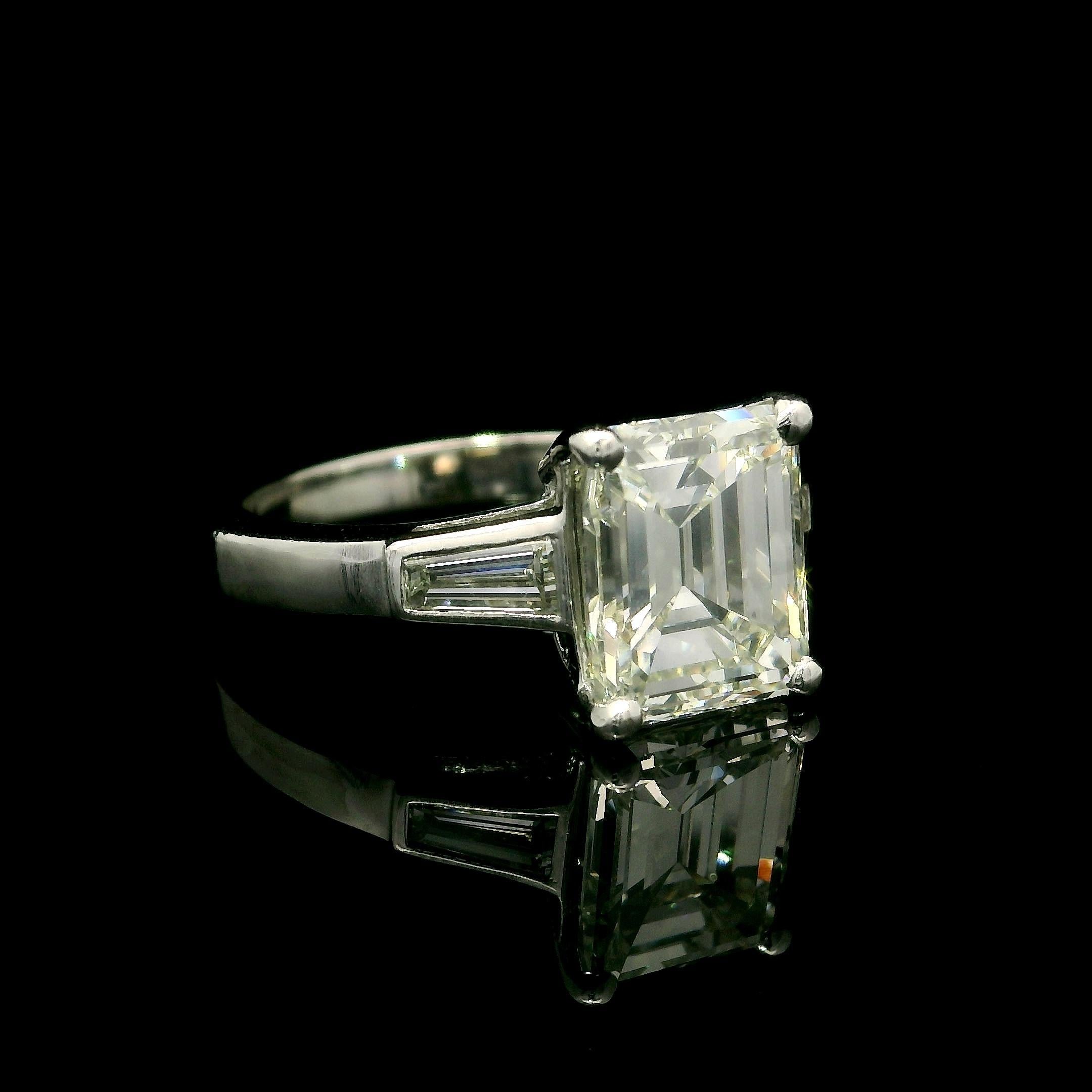 Vintage Platinum GIA 2.93ctw Old Emerald Cut & Baguette Diamond Engagement Ring In Excellent Condition For Sale In Montclair, NJ