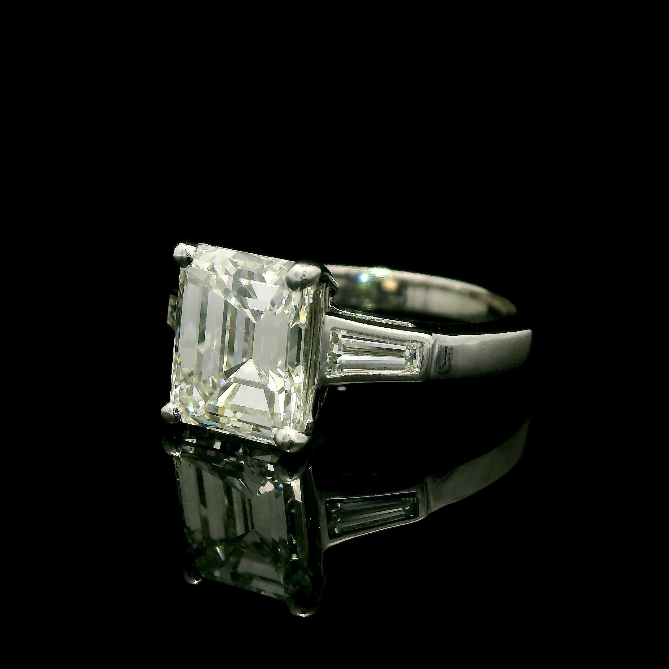 Women's Vintage Platinum GIA 2.93ctw Old Emerald Cut & Baguette Diamond Engagement Ring For Sale