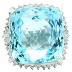 Anello Cocktail d'epoca in platino GIA da 32,24 carati con acquamarina a cuscino e diamanti