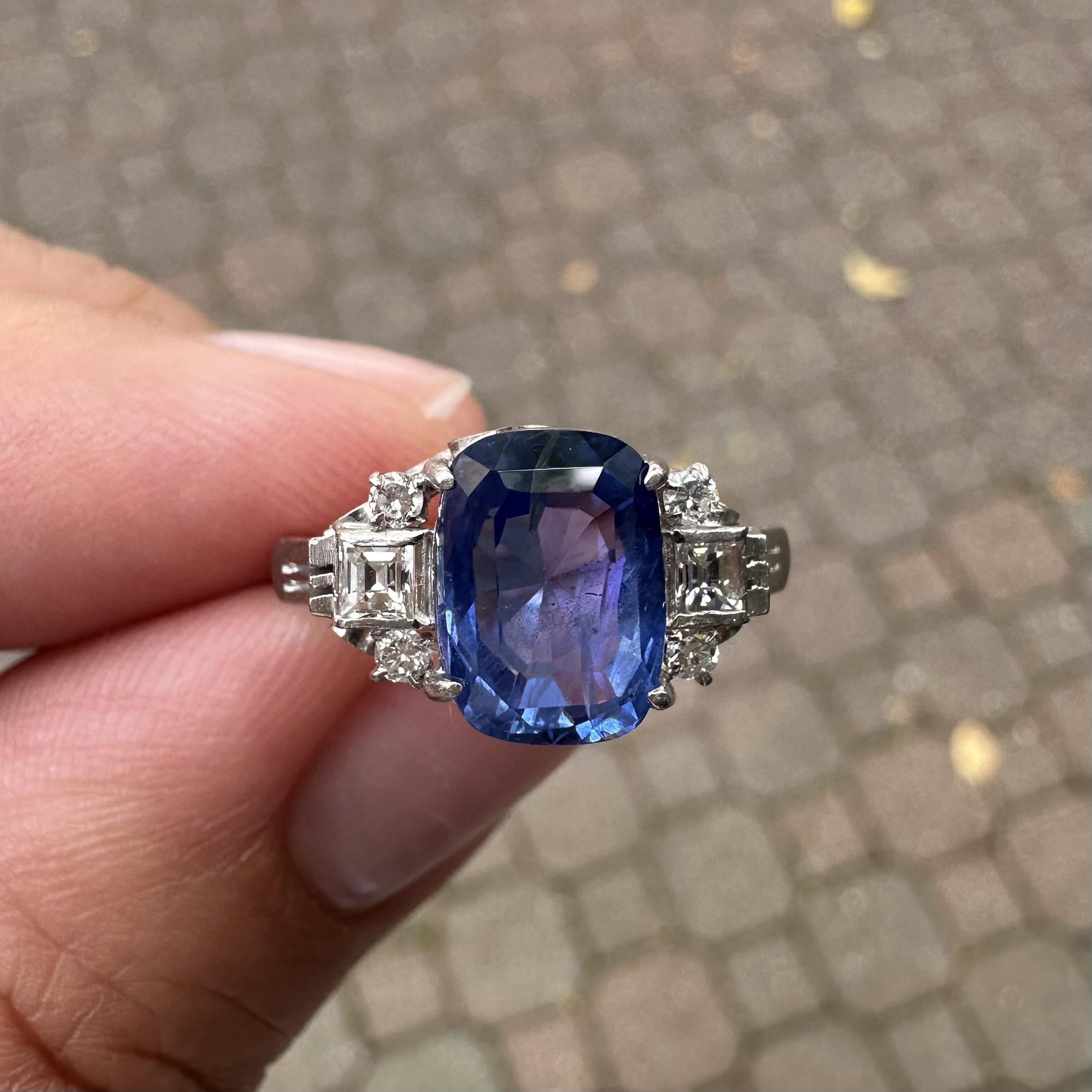 Bague Vintage en platine GIA 3.65ctw No Heat Long Cushion Old Step Sapphire Diamond Ring en vente 6