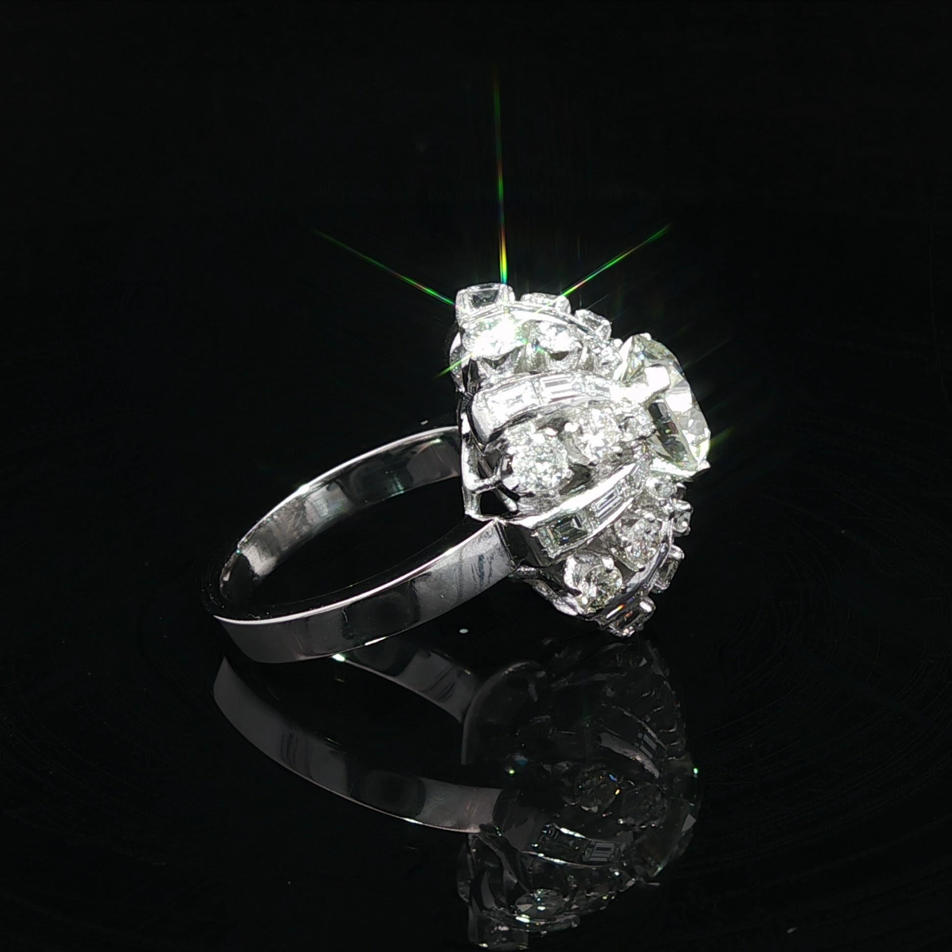 Vintage Platin GIA 3,94ctw alte europäische Diamant Wasserfall gewölbt Cocktail Ring im Angebot 2