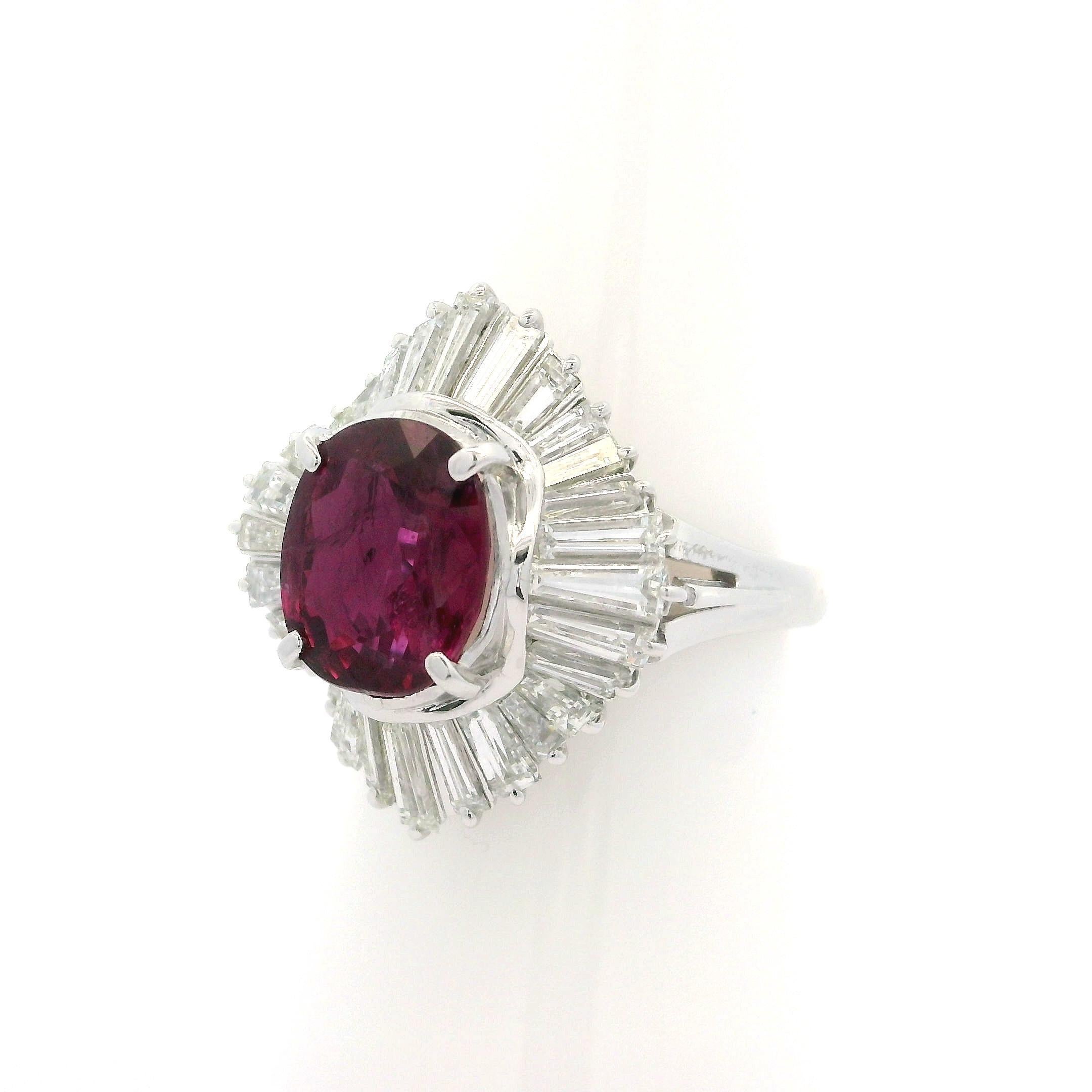 Vintage Platin GIA 4,12ctw Ovaler Rubin & Diamant Wavy Ballerina Cocktail-Ring, Vintage 6