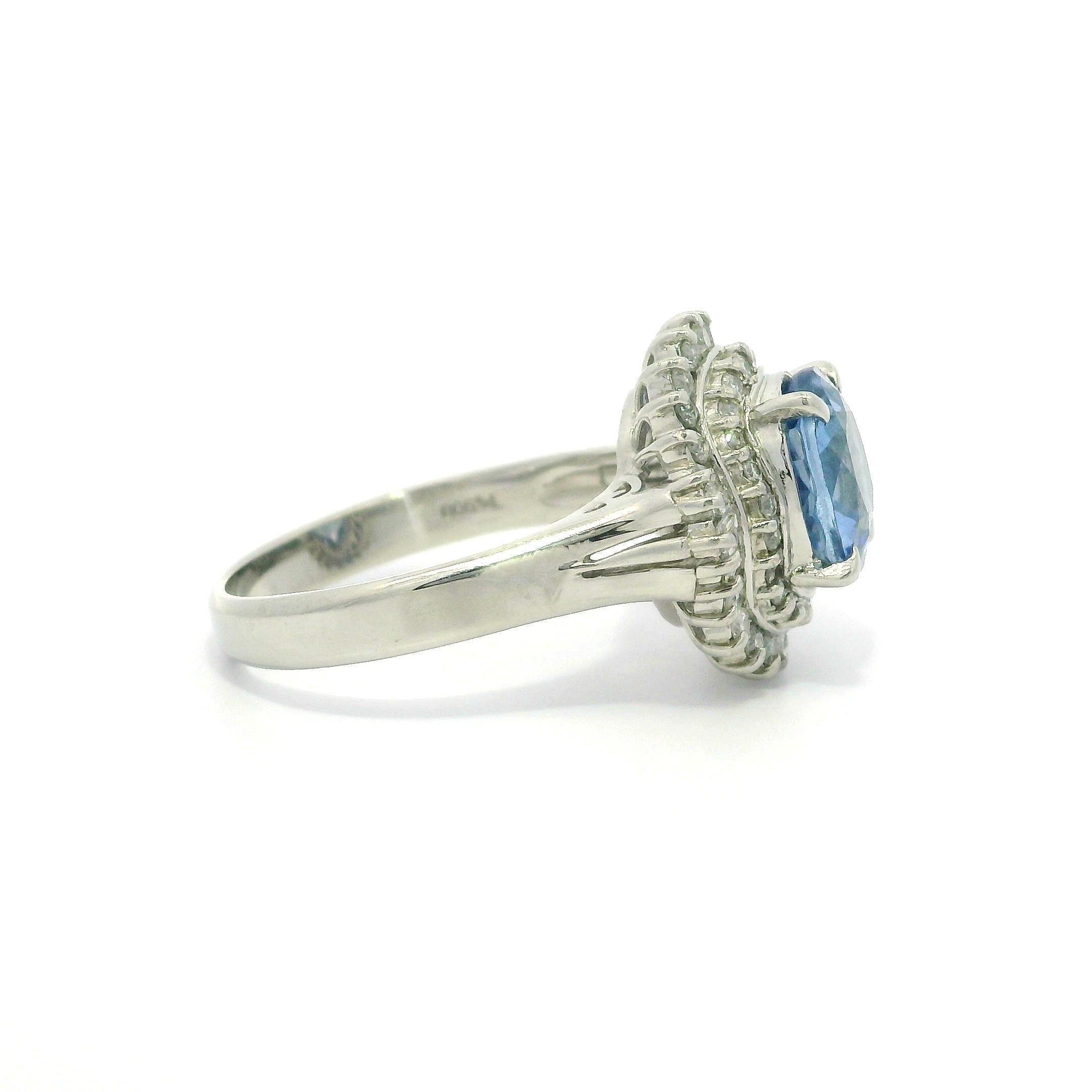 Anello vintage in platino GIA con zaffiro blu pervinca ovale e diamanti da 4,20 ct. in vendita 6