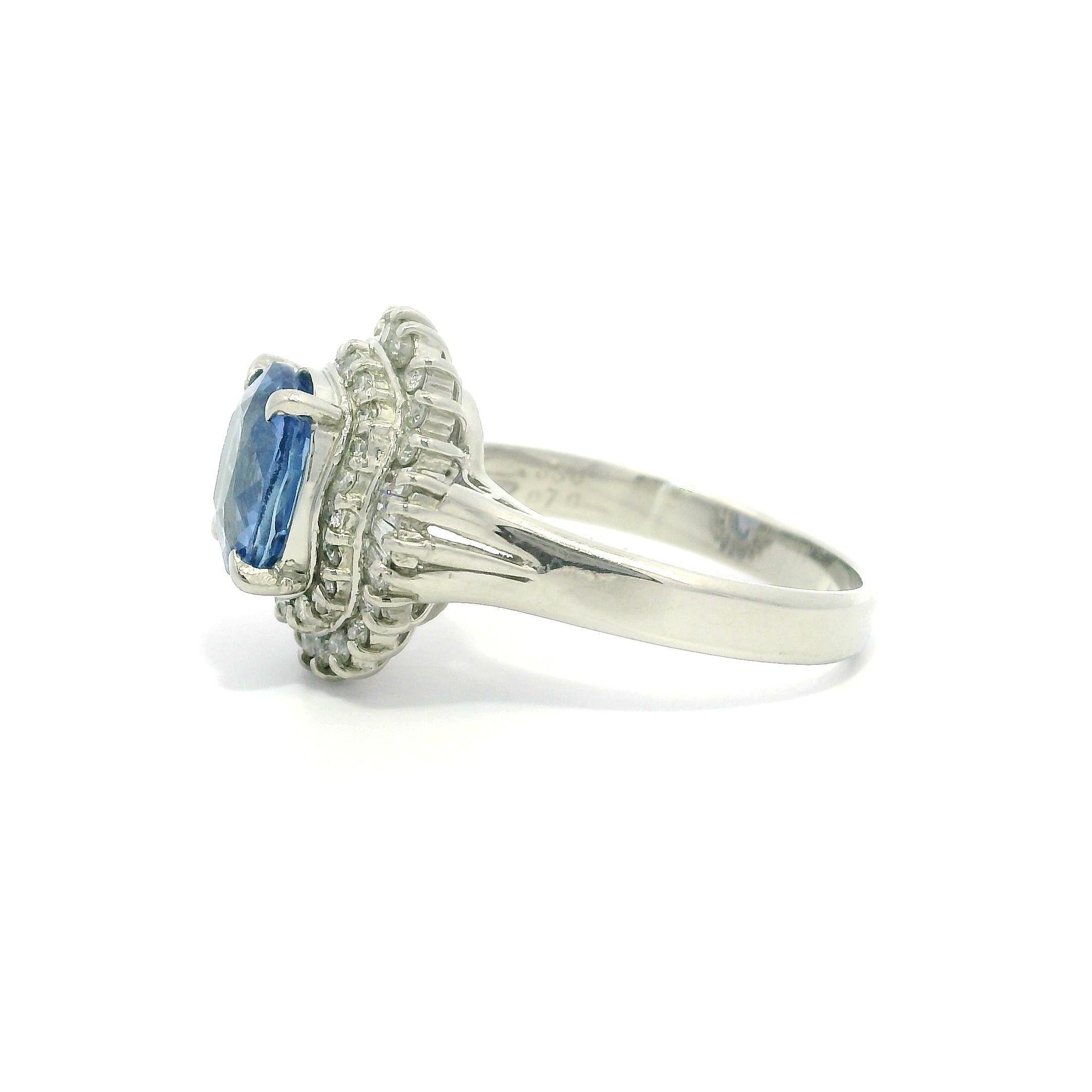 Anello vintage in platino GIA con zaffiro blu pervinca ovale e diamanti da 4,20 ct. in vendita 4