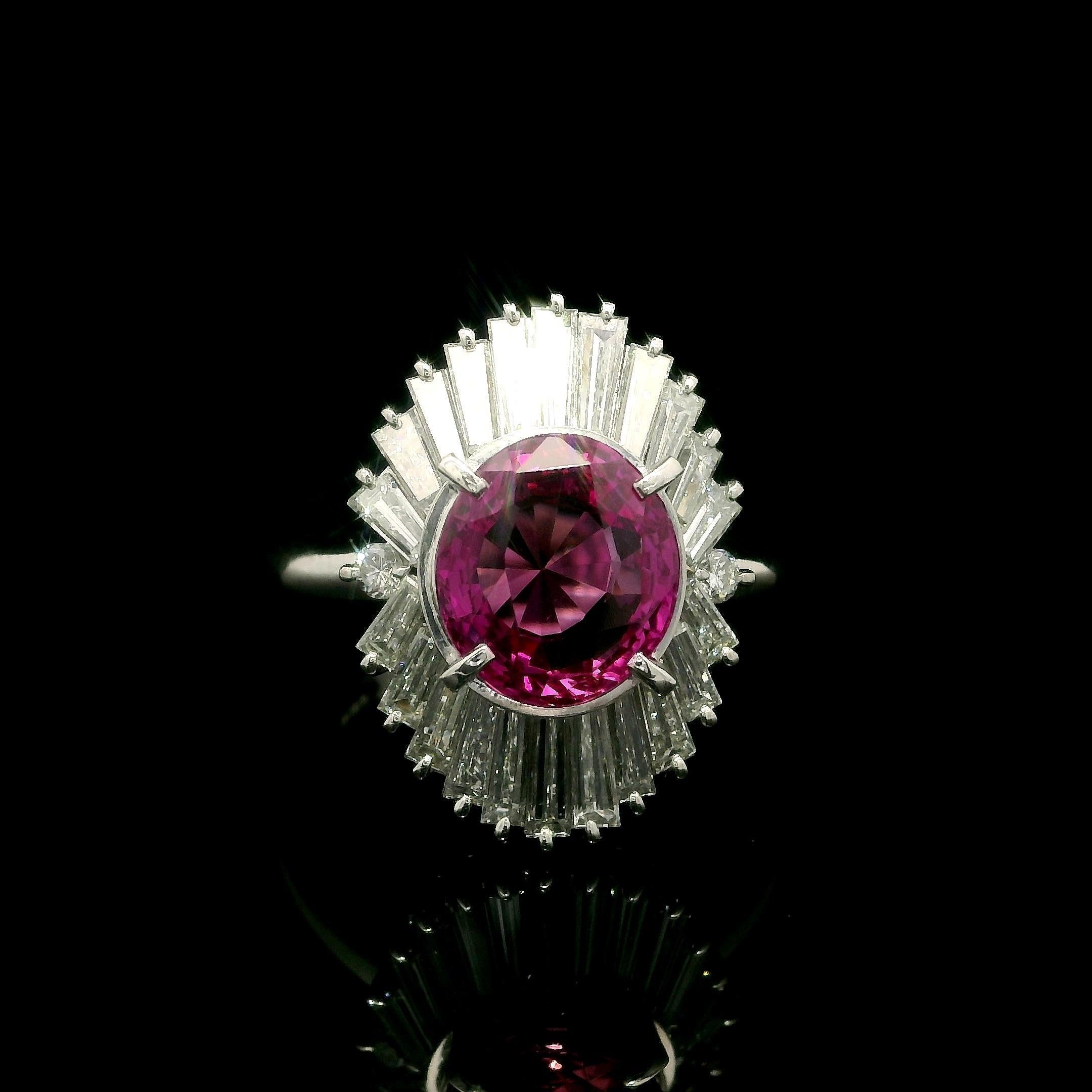 Bague vintage en platine GIA 4,67 ctw VIVID CLEAN saphir rose baguette diamant en vente 3