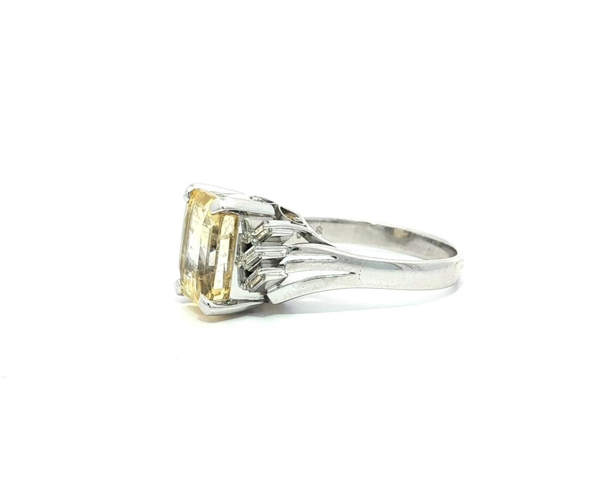 Vintage Platin GIA 4,83ctw Smaragd Schliff Gelb Saphir Baguette Diamant Ring im Angebot 5