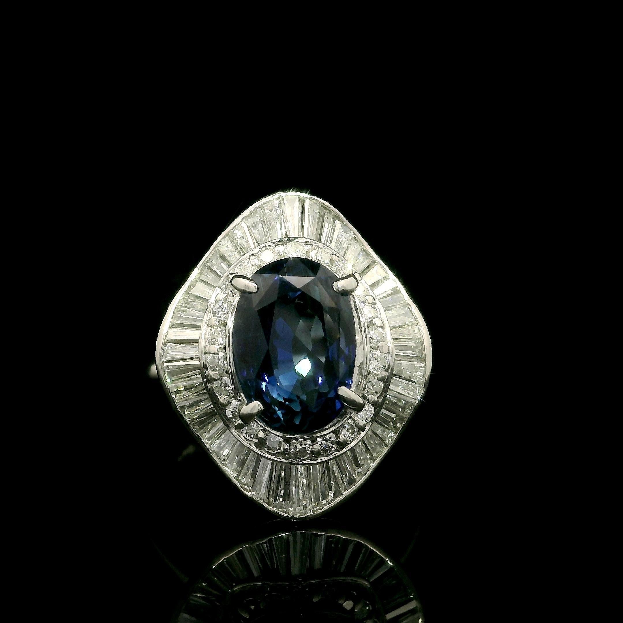Anillo bailarina vintage de platino GIA 5,41 ct Zafiro oval con doble halo de diamantes en venta 7