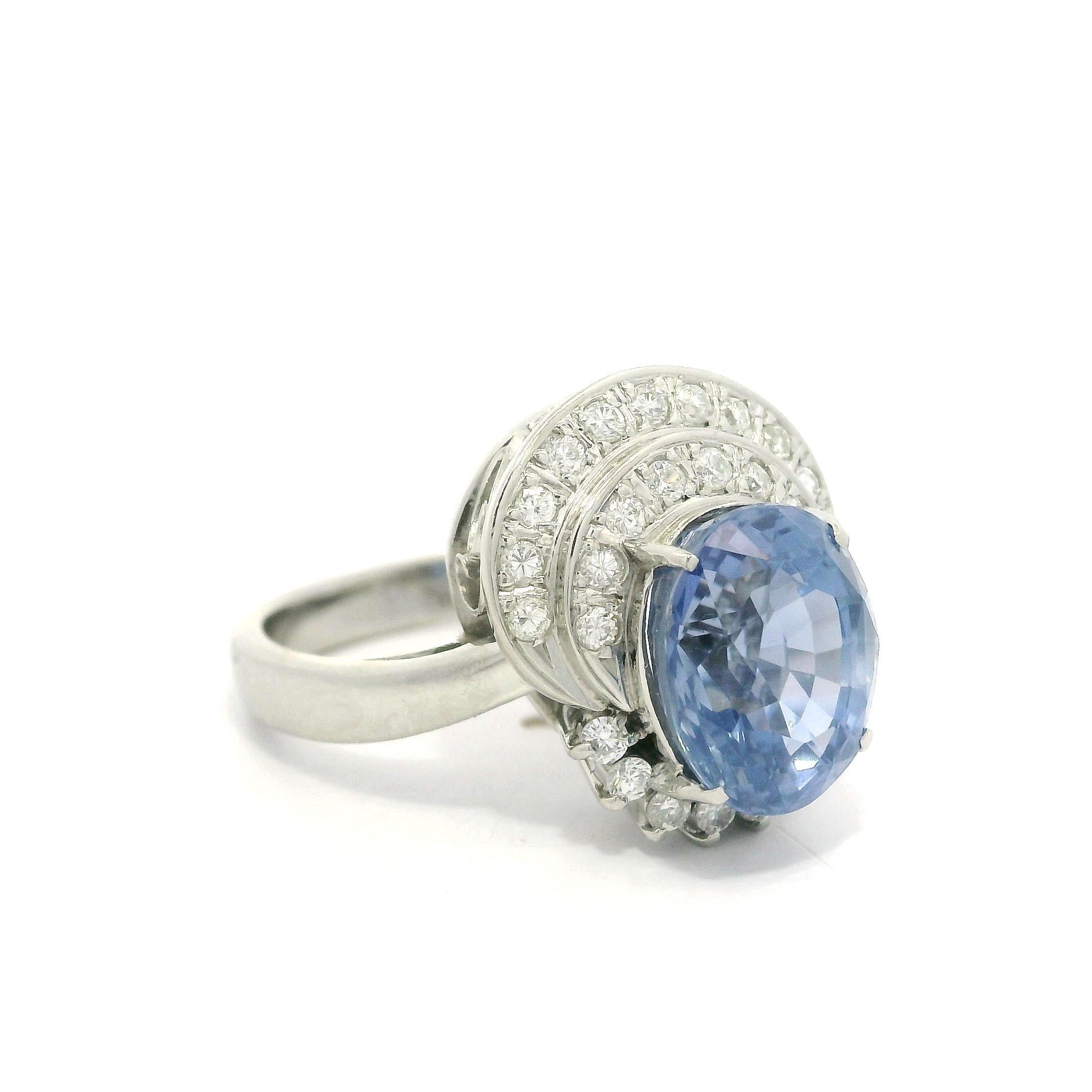 Anillo vintage de platino GIA de 5,56 ctw de zafiro de Ceilán sin calor con diamante en venta 1