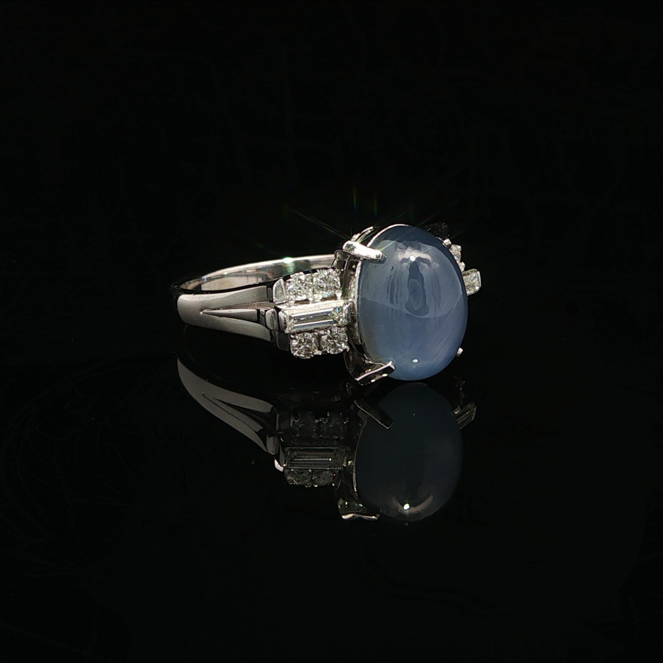 Vintage Platin GIA 5,75ctw Blue Star Sapphire w / Baguette Diamant-Seiten Ring im Angebot 2