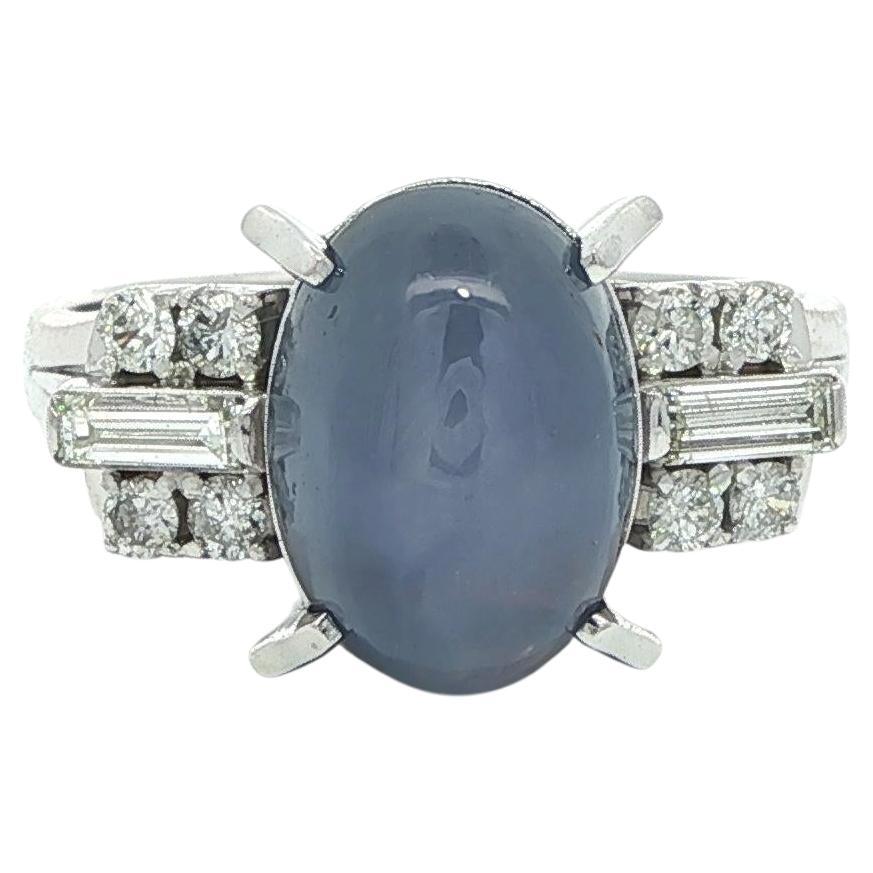 Vintage Platin GIA 5,75ctw Blue Star Sapphire w / Baguette Diamant-Seiten Ring im Angebot