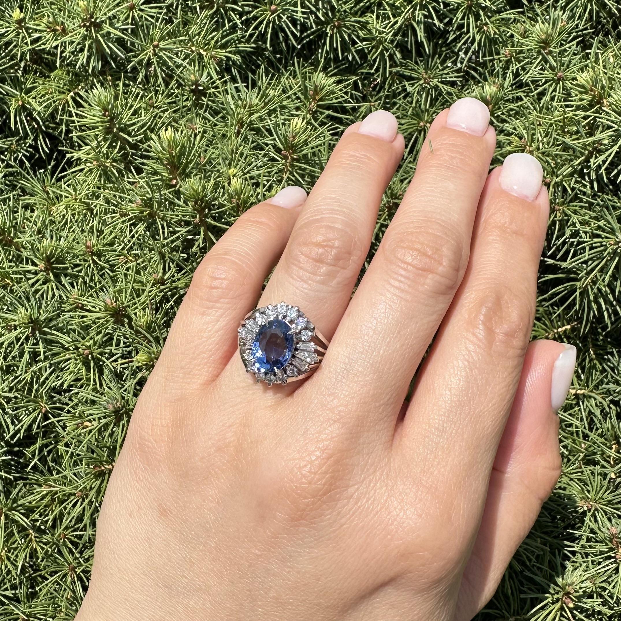 Vintage Platine GIA 6.07ctw No Heat Sapphire Diamond Open Side Shank Ring en vente 7