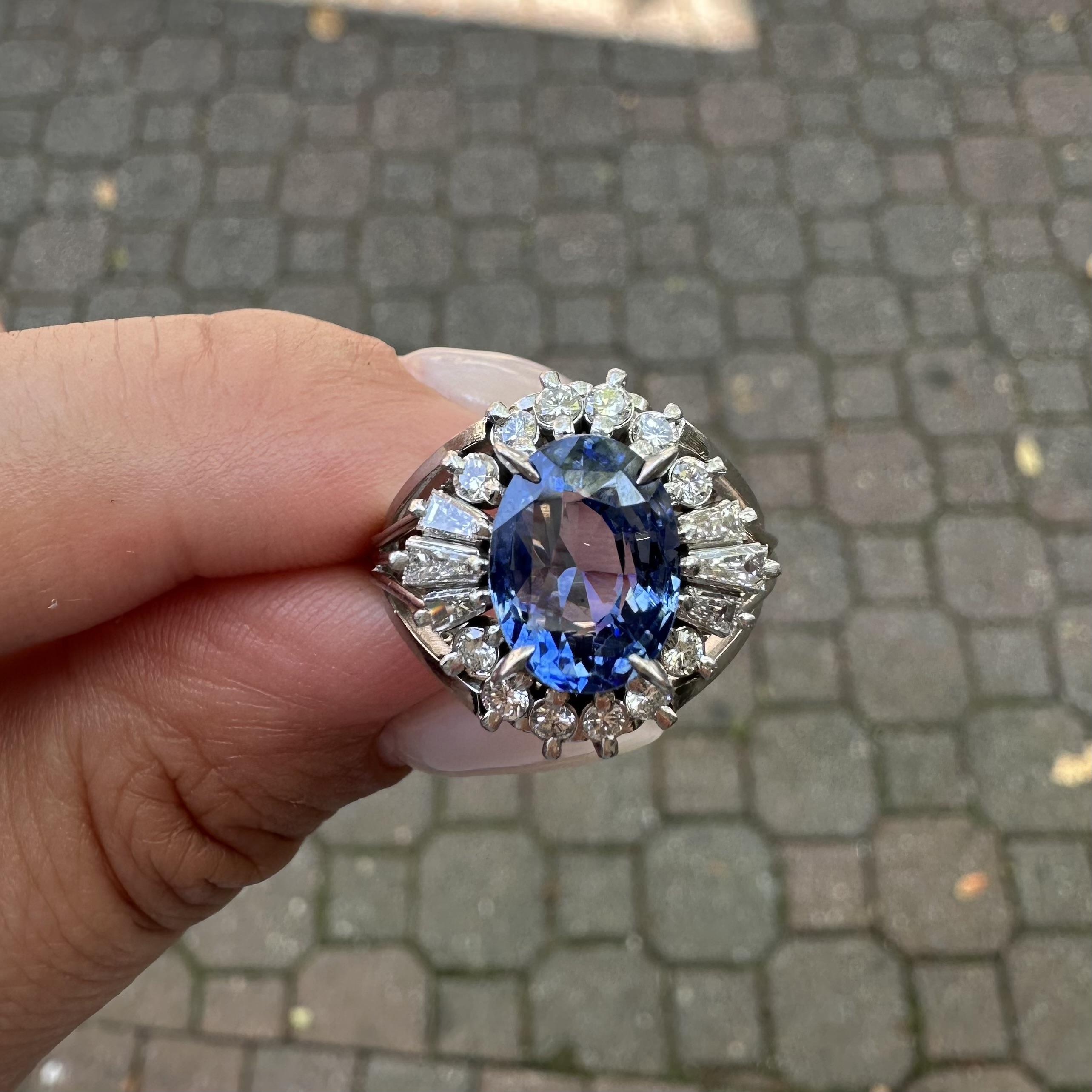 Vintage Platine GIA 6.07ctw No Heat Sapphire Diamond Open Side Shank Ring en vente 15