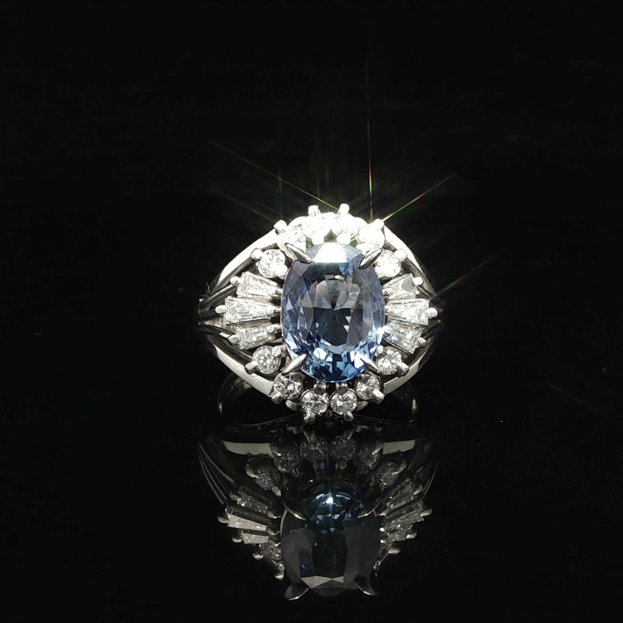 Vintage Platine GIA 6.07ctw No Heat Sapphire Diamond Open Side Shank Ring en vente 2