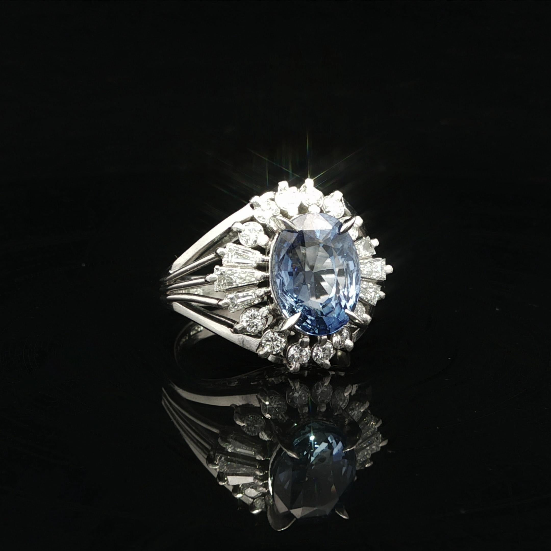 Vintage Platine GIA 6.07ctw No Heat Sapphire Diamond Open Side Shank Ring en vente 4