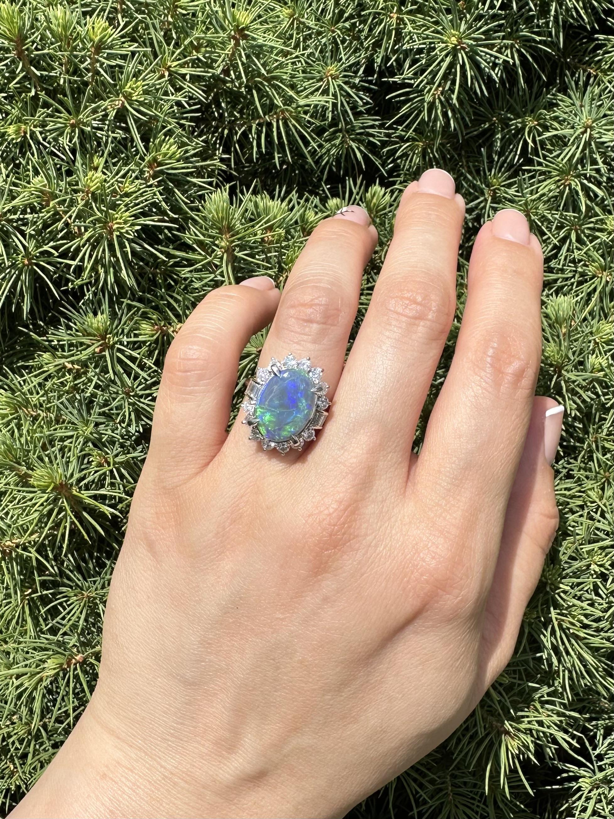 Bague de cocktail vintage en platine GIA 6.72ctw Black Opal w/ Diamond Halo en vente 5