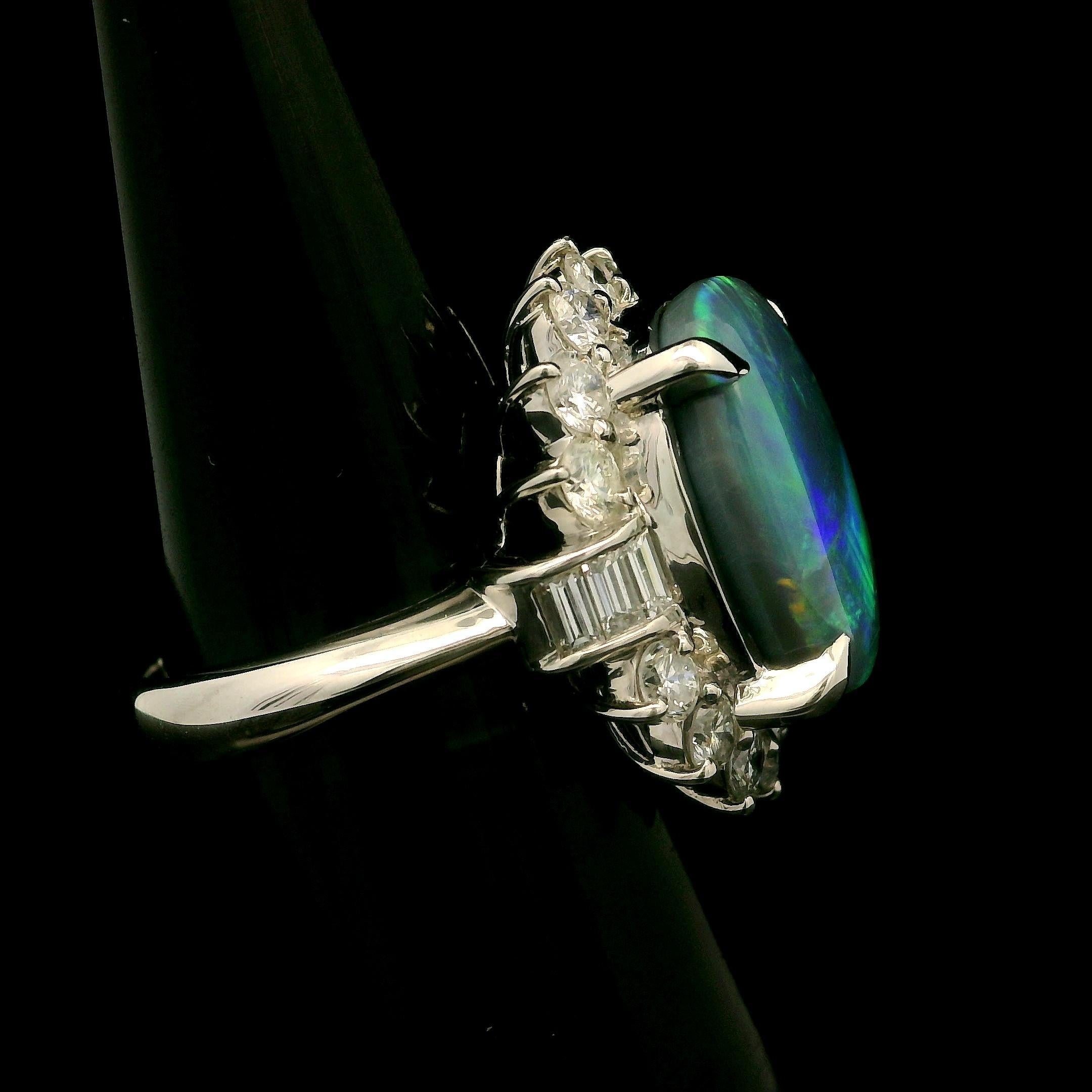 Bague de cocktail vintage en platine GIA 6.72ctw Black Opal w/ Diamond Halo en vente 8