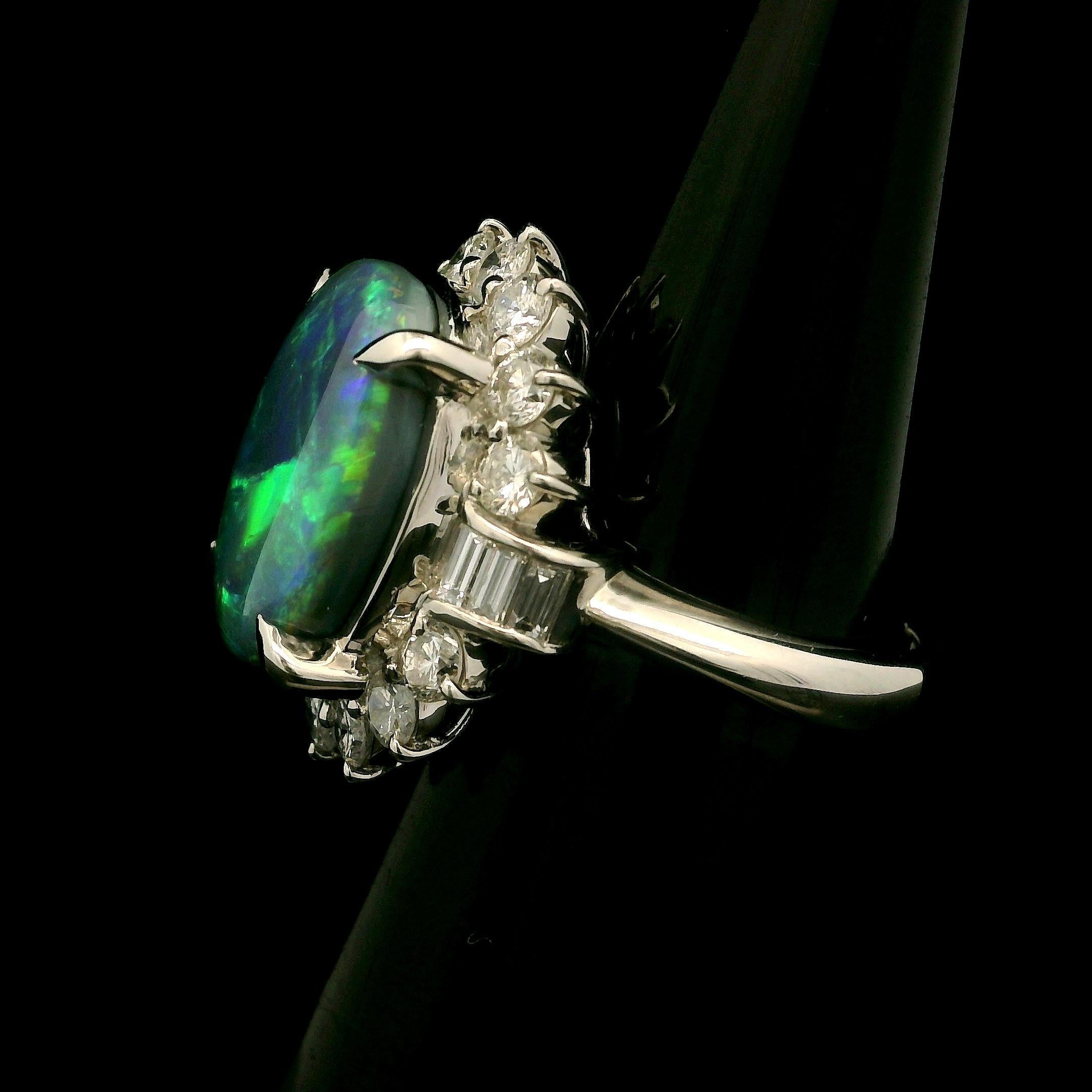 Bague de cocktail vintage en platine GIA 6.72ctw Black Opal w/ Diamond Halo en vente 9