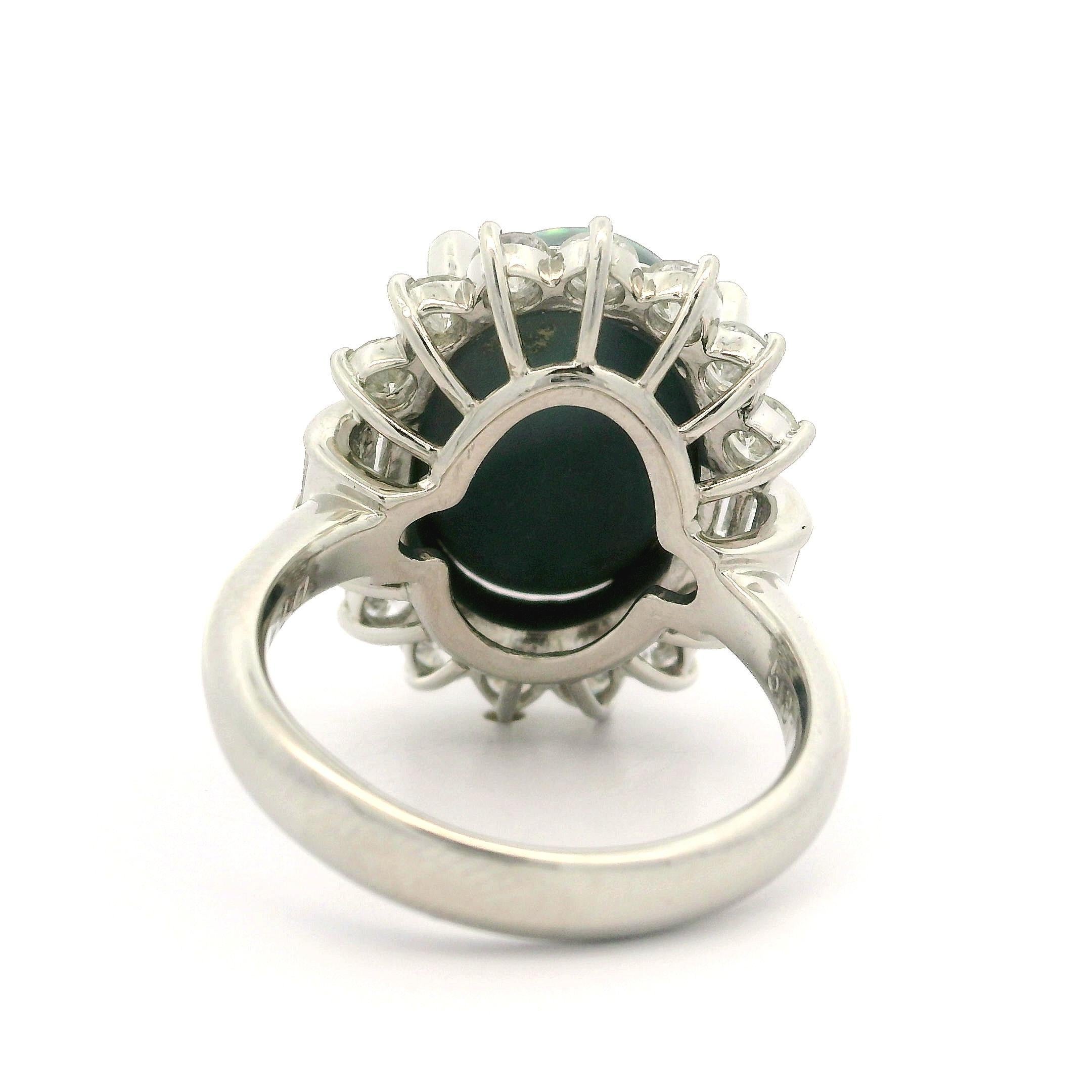 Bague de cocktail vintage en platine GIA 6.72ctw Black Opal w/ Diamond Halo Excellent état - En vente à Montclair, NJ