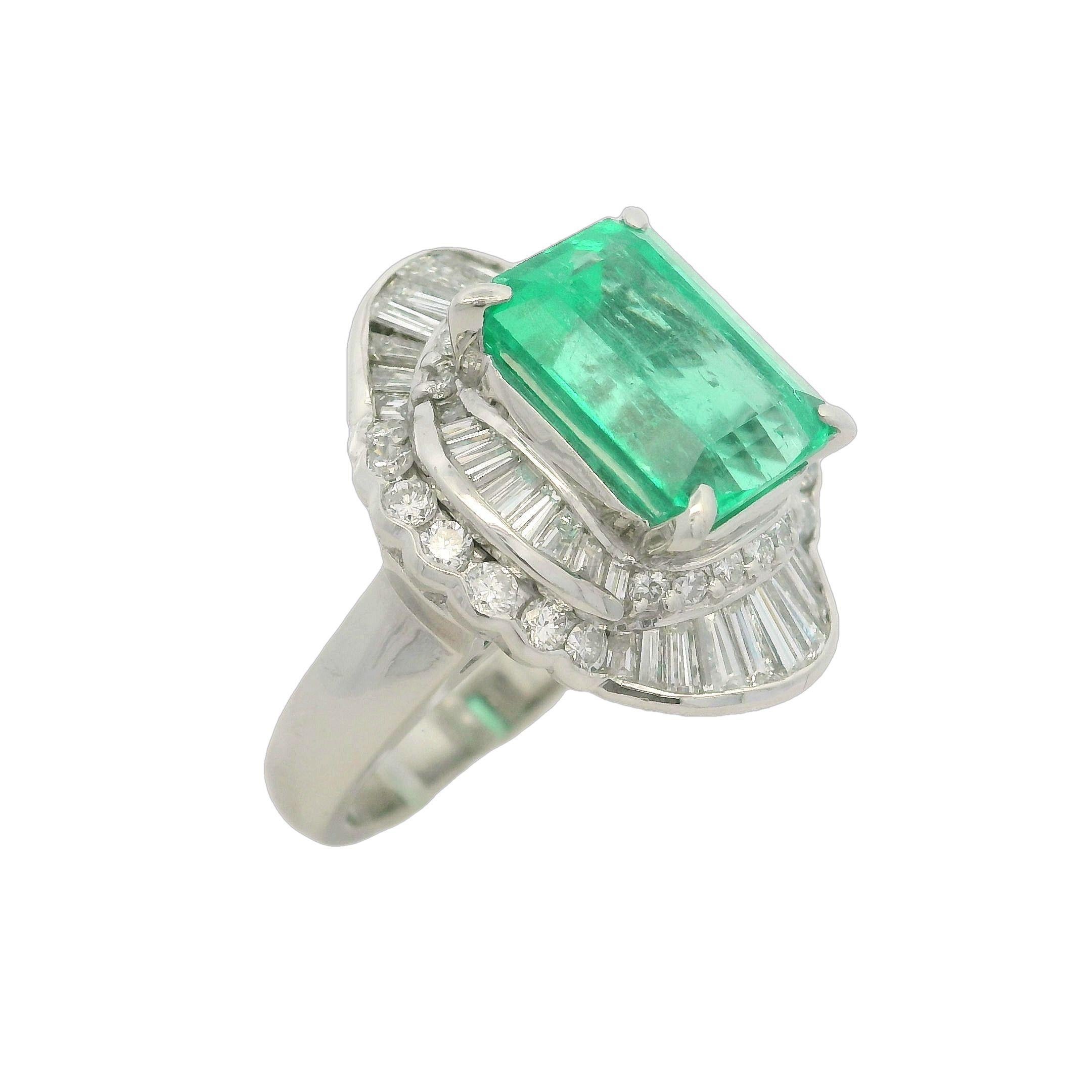 Vintage Platin GIA 6,93ctw kolumbianischer Smaragd & Diamant Ballerina Cocktail-Ring, Vintage im Angebot 1