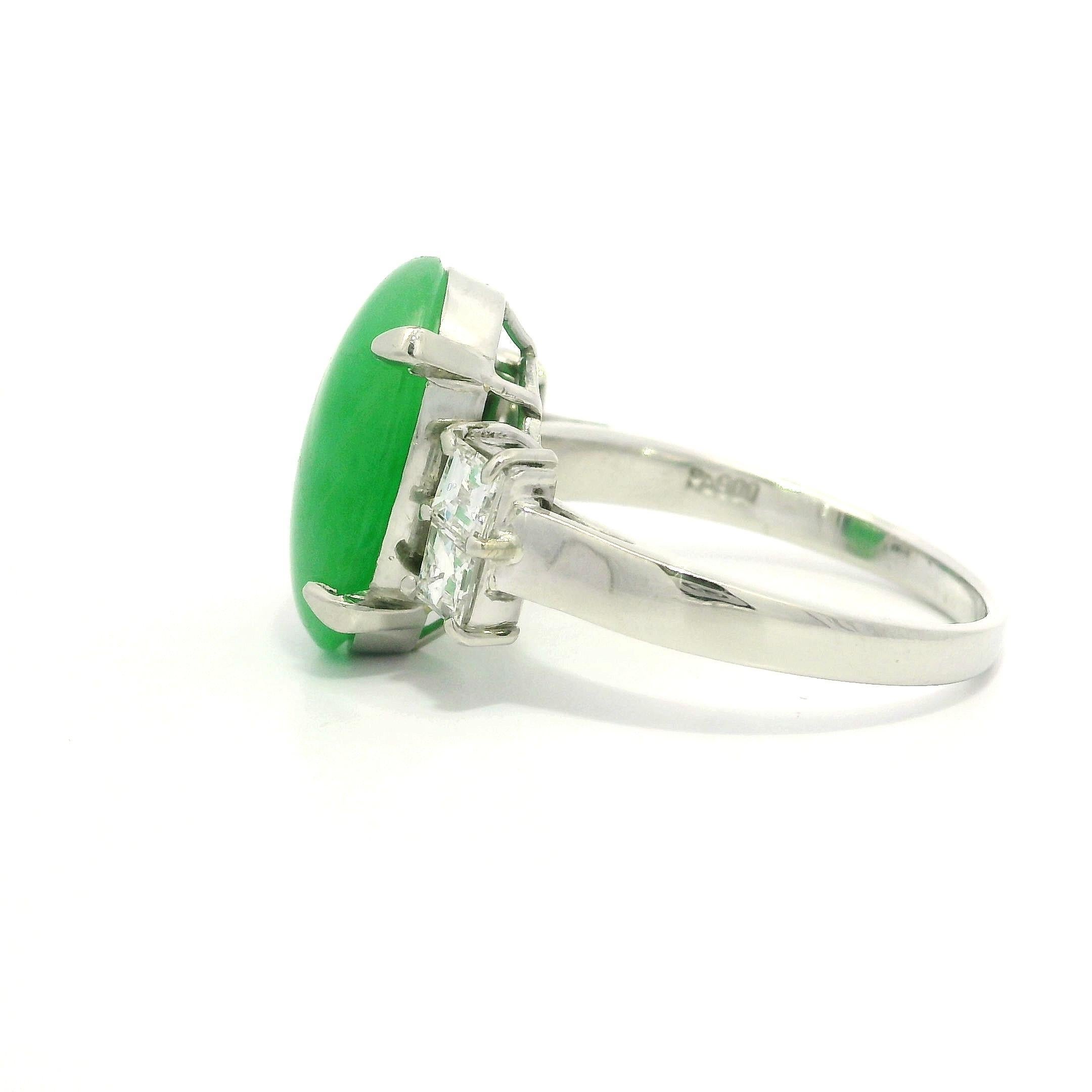Anello vintage in platino GIA 8,29ctw molto bello di giada ovale A con diamanti carré ai lati in vendita 7