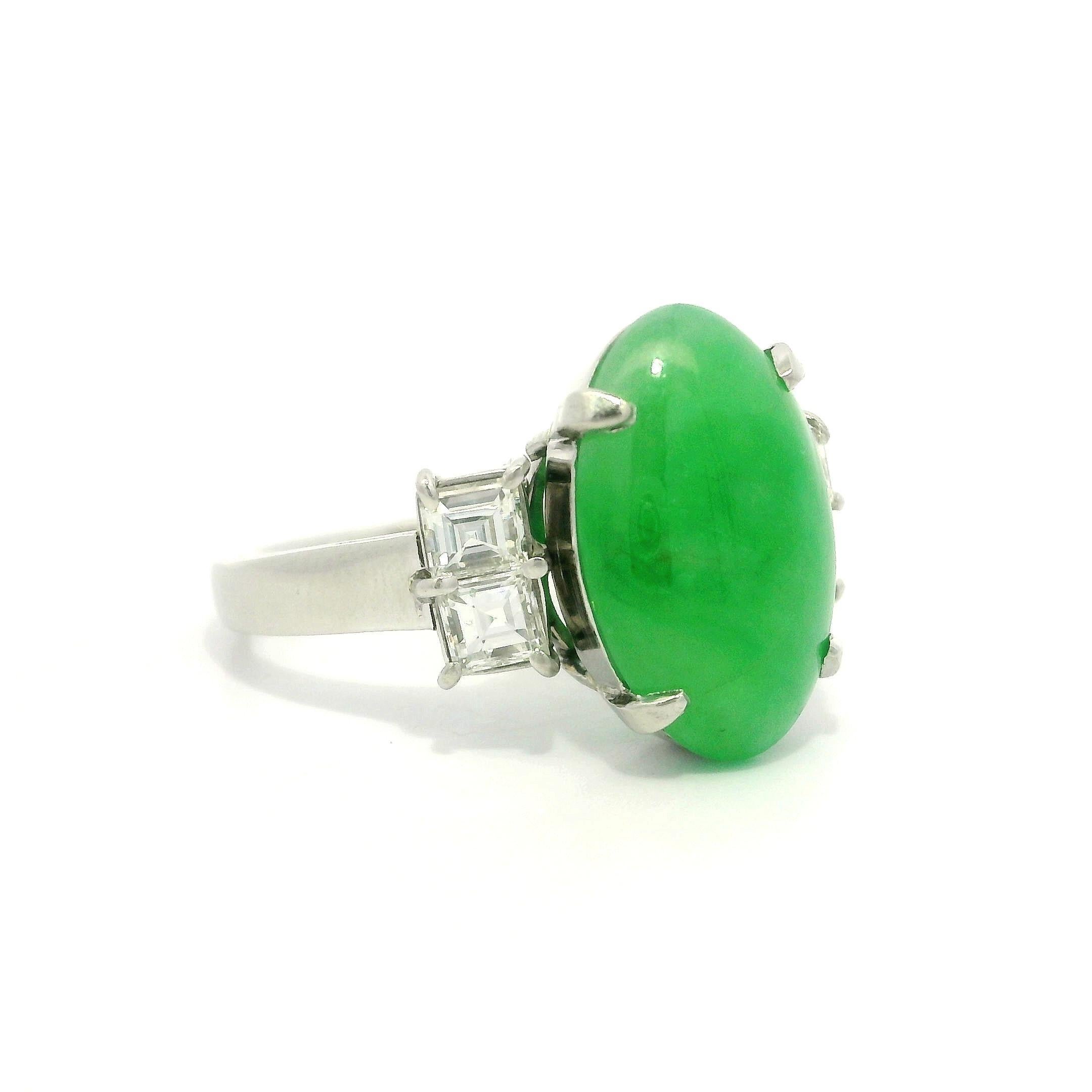 Anello vintage in platino GIA 8,29ctw molto bello di giada ovale A con diamanti carré ai lati in vendita 10