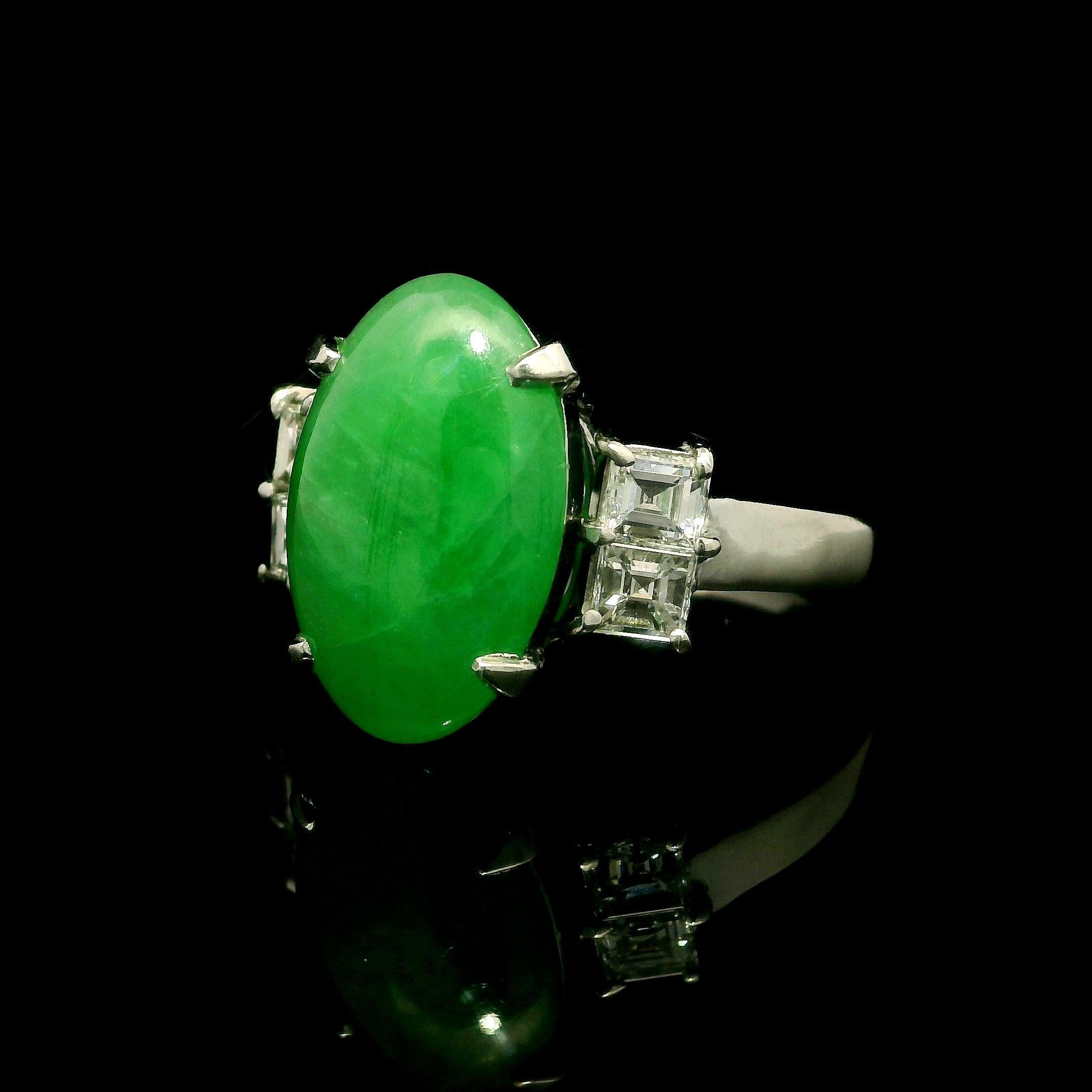Anello vintage in platino GIA 8,29ctw molto bello di giada ovale A con diamanti carré ai lati In condizioni buone in vendita a Montclair, NJ