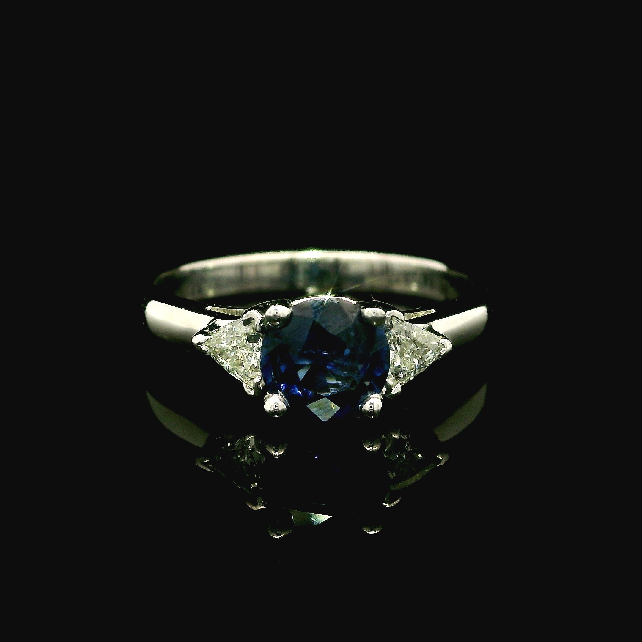 Vintage Platinum GIA Certified 1.46ctw Round Sapphire Trillion Diamond Ring For Sale 5