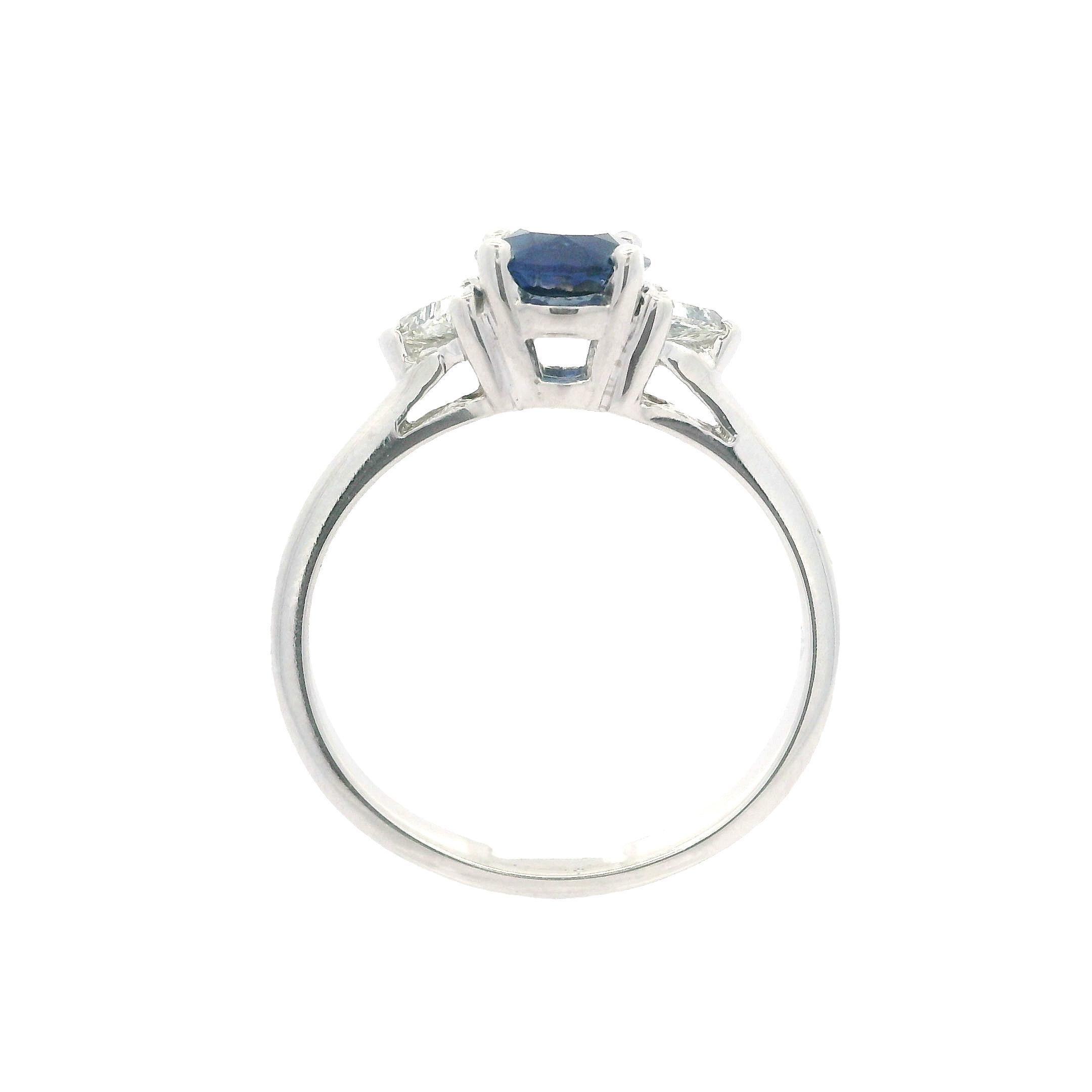 Vintage Platinum GIA Certified 1.46ctw Round Sapphire Trillion Diamond Ring For Sale 4