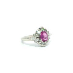 Bague vintage en platine GIA avec saphir rose ovale et diamant Marquise et Baguette