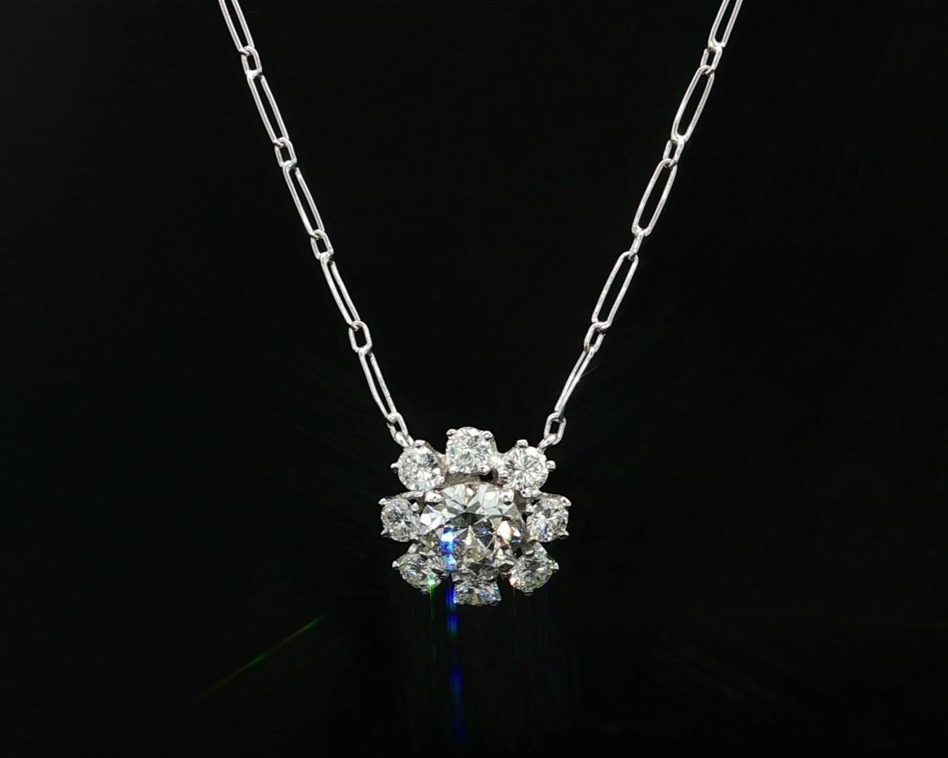 Ciondolo a fiore in platino e oro d'epoca con diamanti a grappolo da 1,63 carati, Hand Made in vendita 7