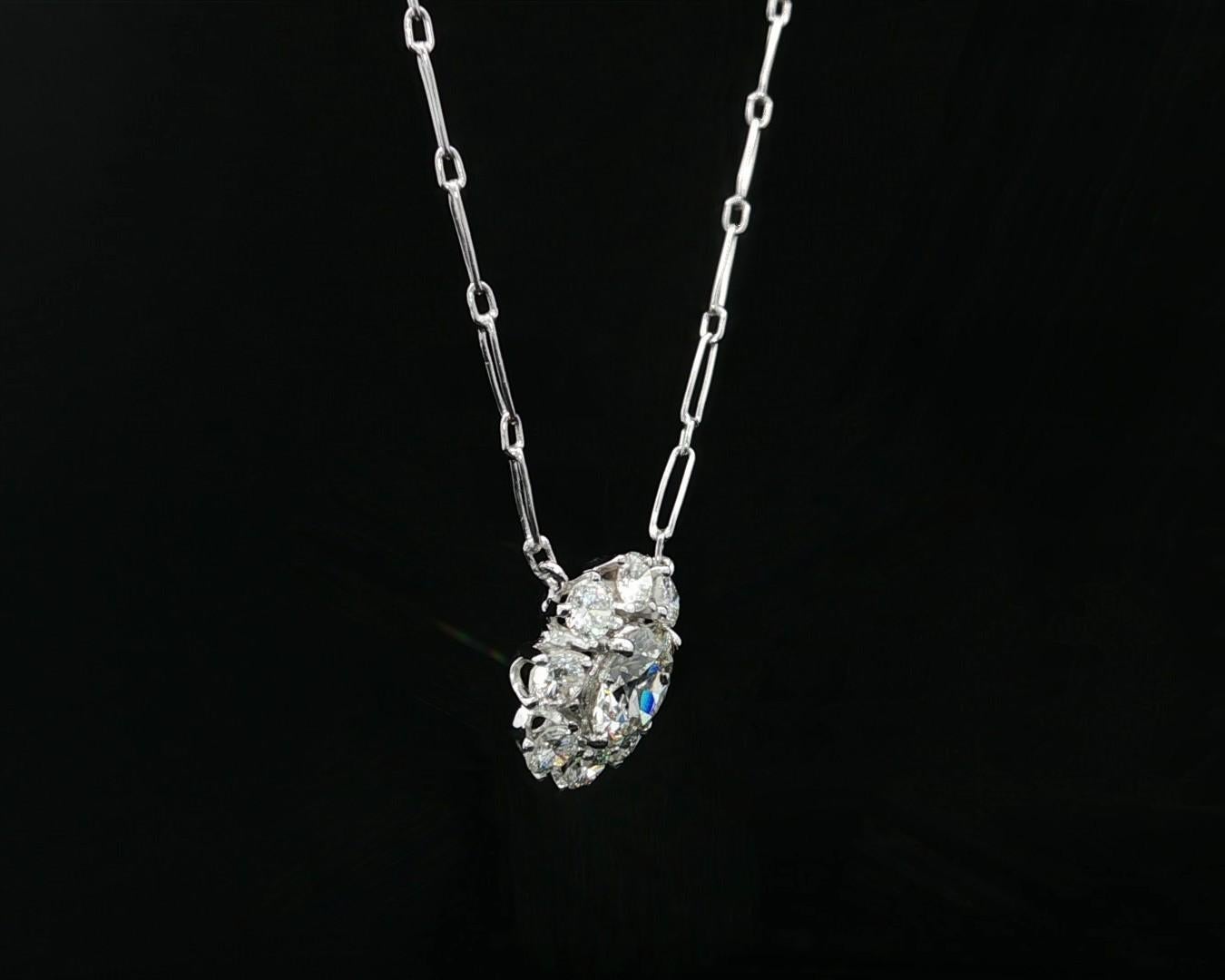 Ciondolo a fiore in platino e oro d'epoca con diamanti a grappolo da 1,63 carati, Hand Made In condizioni buone in vendita a Montclair, NJ