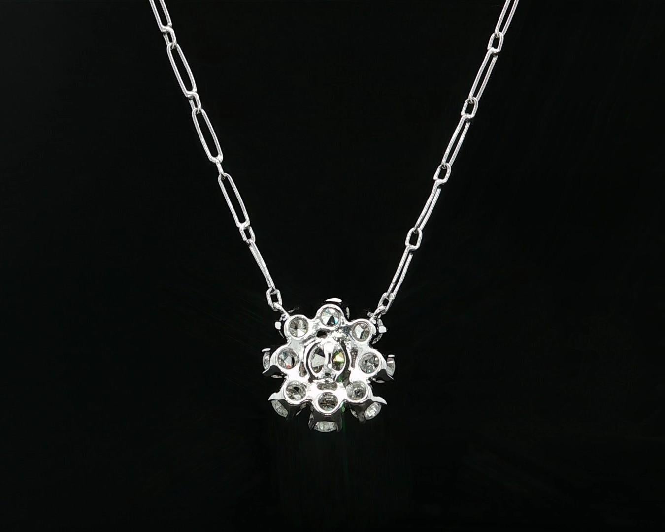Donna Ciondolo a fiore in platino e oro d'epoca con diamanti a grappolo da 1,63 carati, Hand Made in vendita