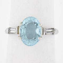 Vintage Platin & Gold 2,87ctw Oval Aquamarin & Baguette Diamant Cocktail Ring