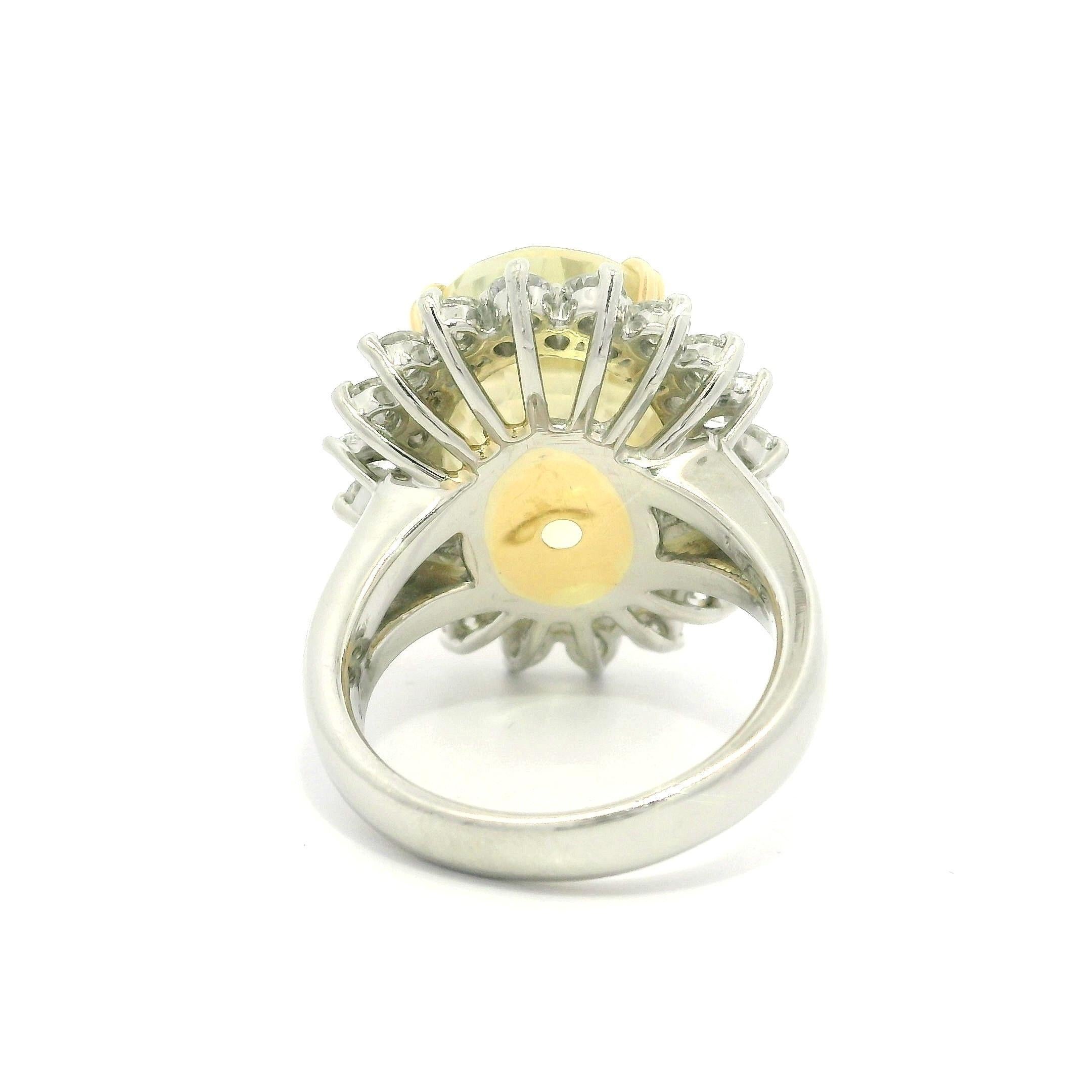Bague vintage en platine et or GIA 20.68ctw Large No Heat Yellow Sapphire Diamond Ring en vente 8