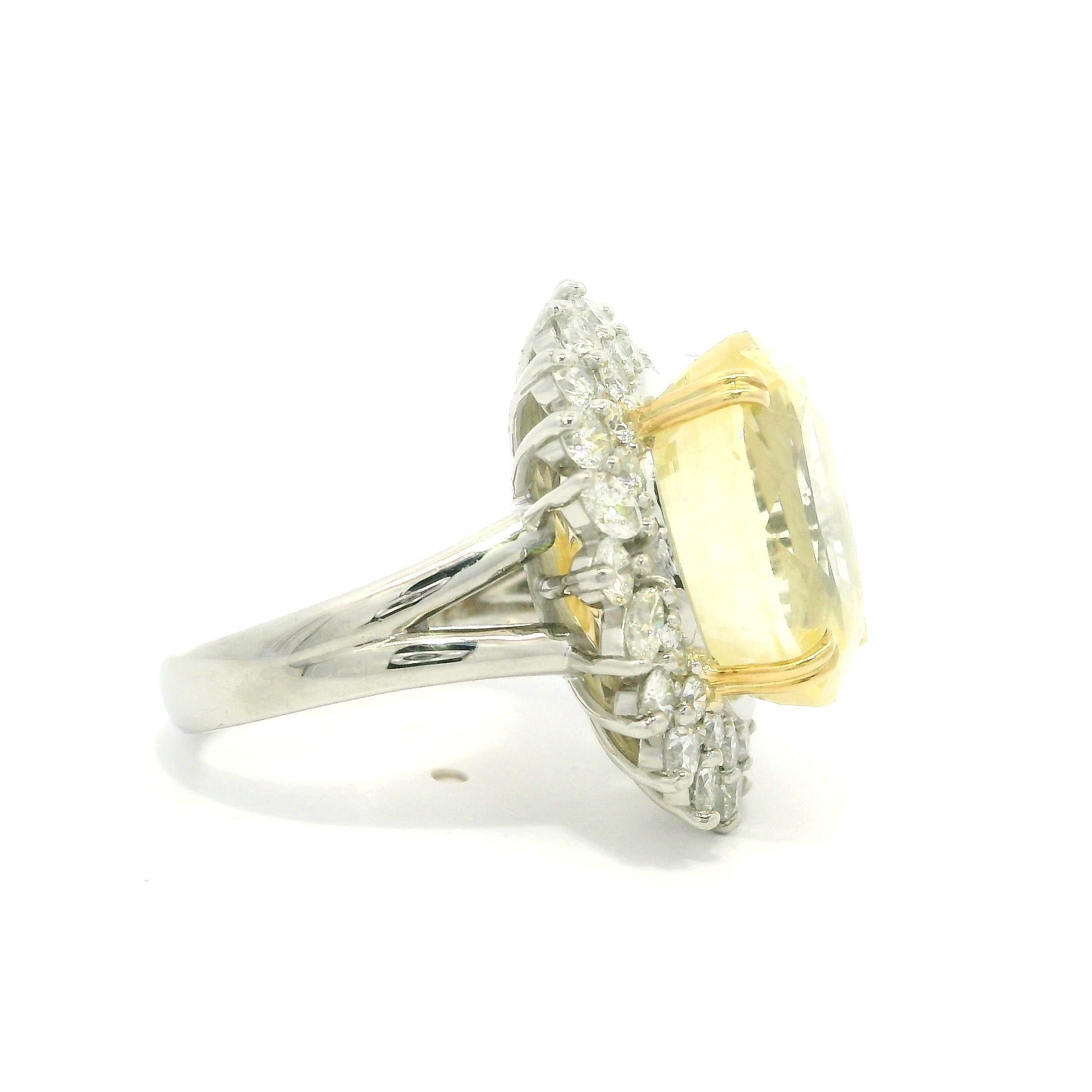 Bague vintage en platine et or GIA 20.68ctw Large No Heat Yellow Sapphire Diamond Ring en vente 9