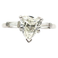 Platin-Diamantring in Herzform aus Platin