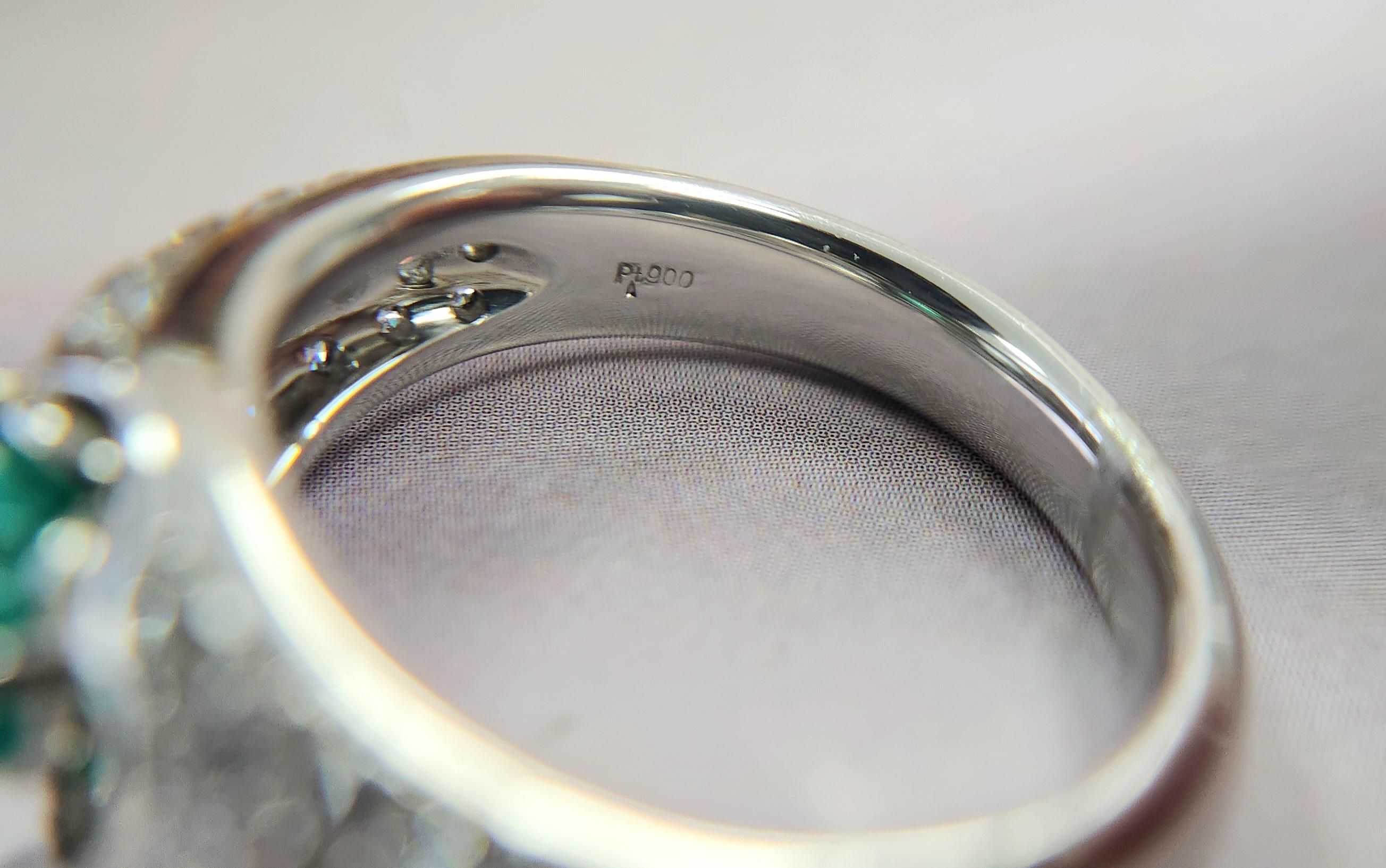 Artisan Vintage Platinum Heart-Shaped Colombian Emerald and Pave Diamond Ring For Sale